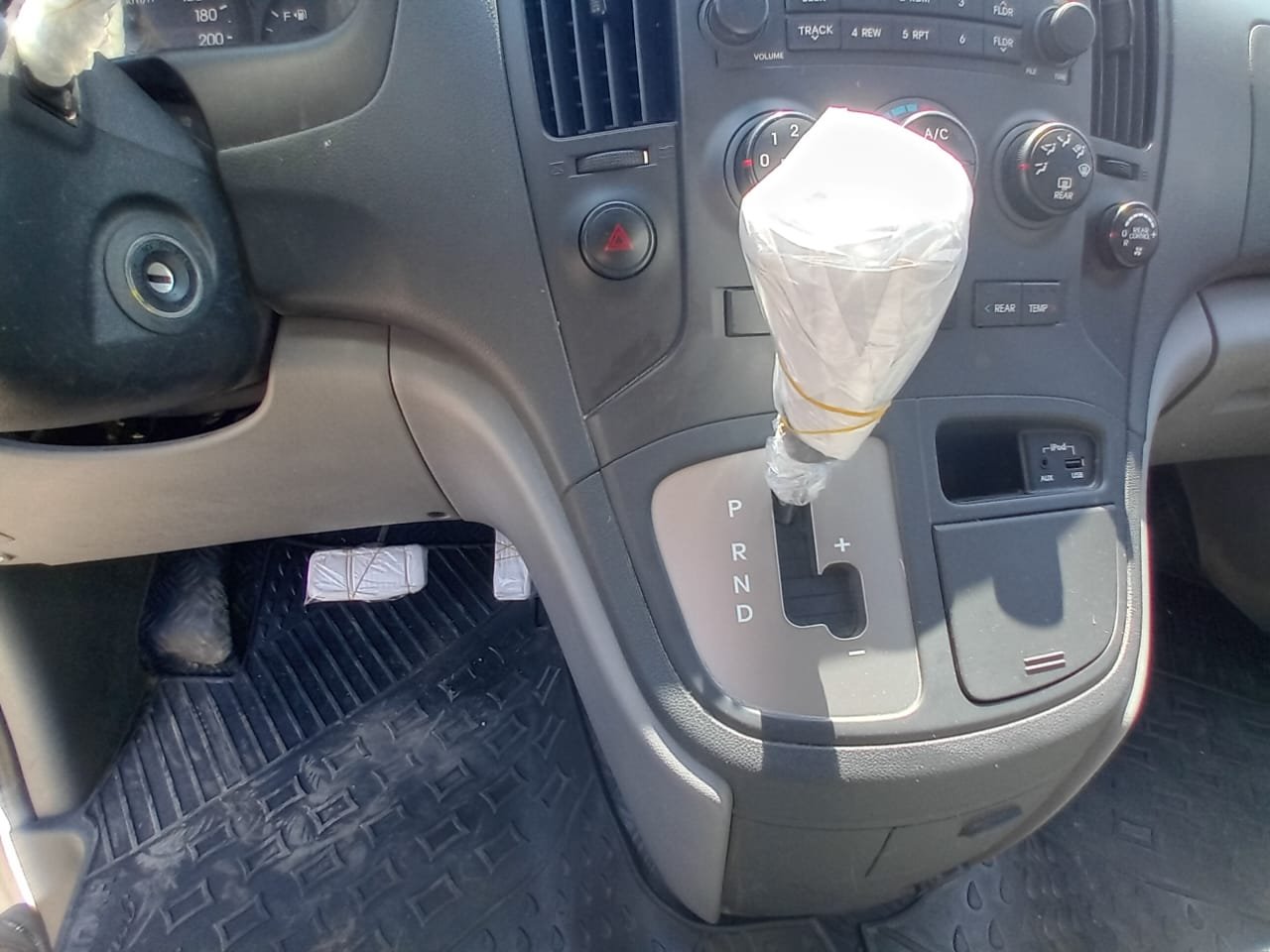 kilometrage car sale hyundai h1 standard used 2013 aleppo nl image