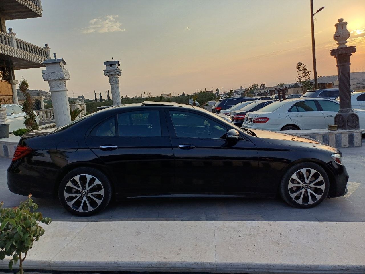 kilometrage car sale mercedes benz e class e 300 4 matic sedan used 2018 aleppo eo image