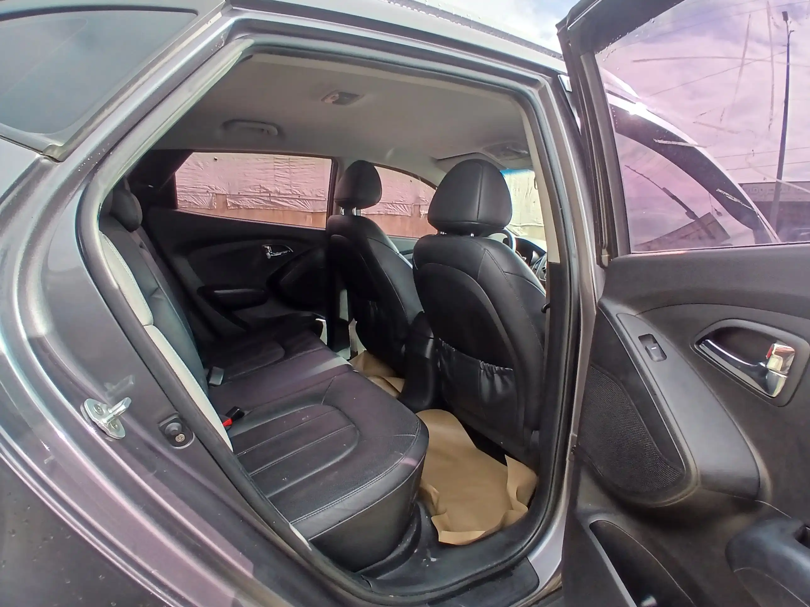 kilometrage car sale hyundai tucson x20 evgt sedan used 2012 aleppo yq image