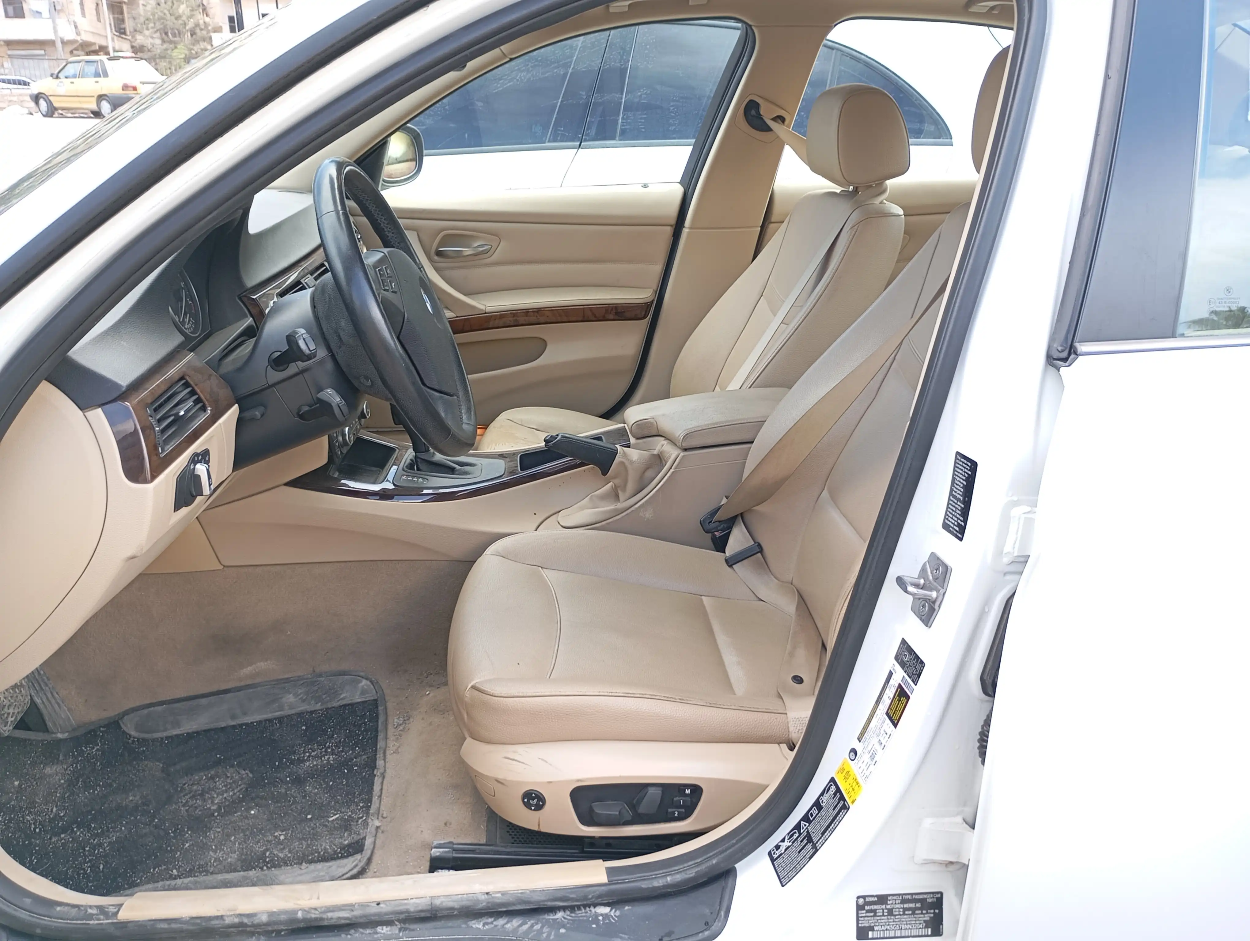 kilometrage car sale bmw 3 series 320 i sedan used 2011 aleppo qj image