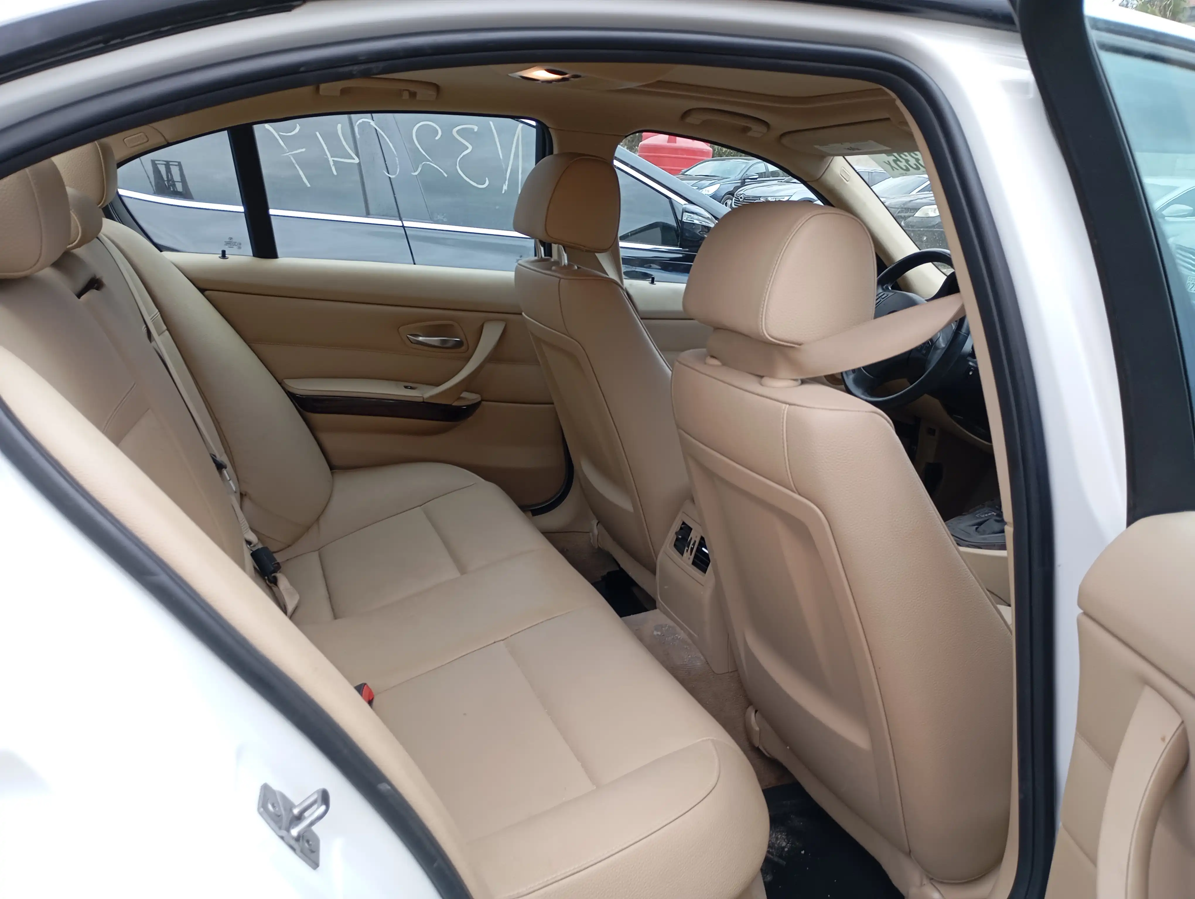 kilometrage car sale bmw 3 series 320 i sedan used 2011 aleppo qj image