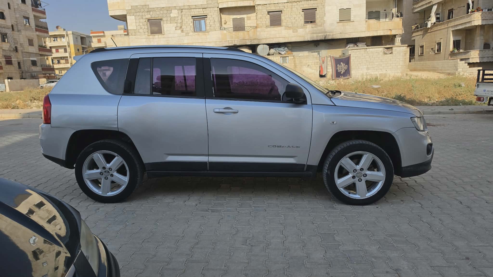 kilometrage car sale jeep grand cherokee standard suv 2011 aleppo mv image