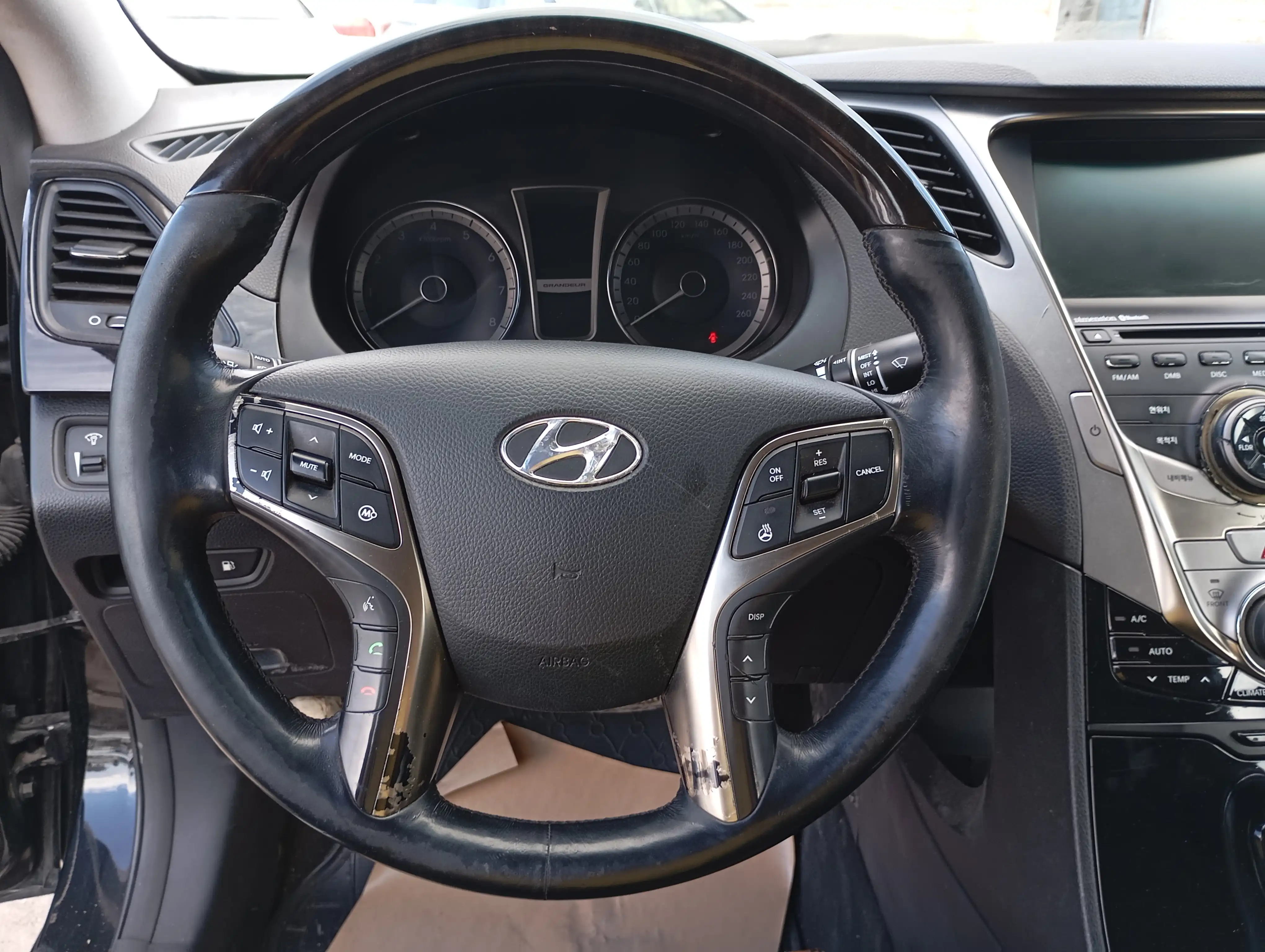 kilometrage car sale hyundai grandeur hg 300 suv used 2011 aleppo pl image