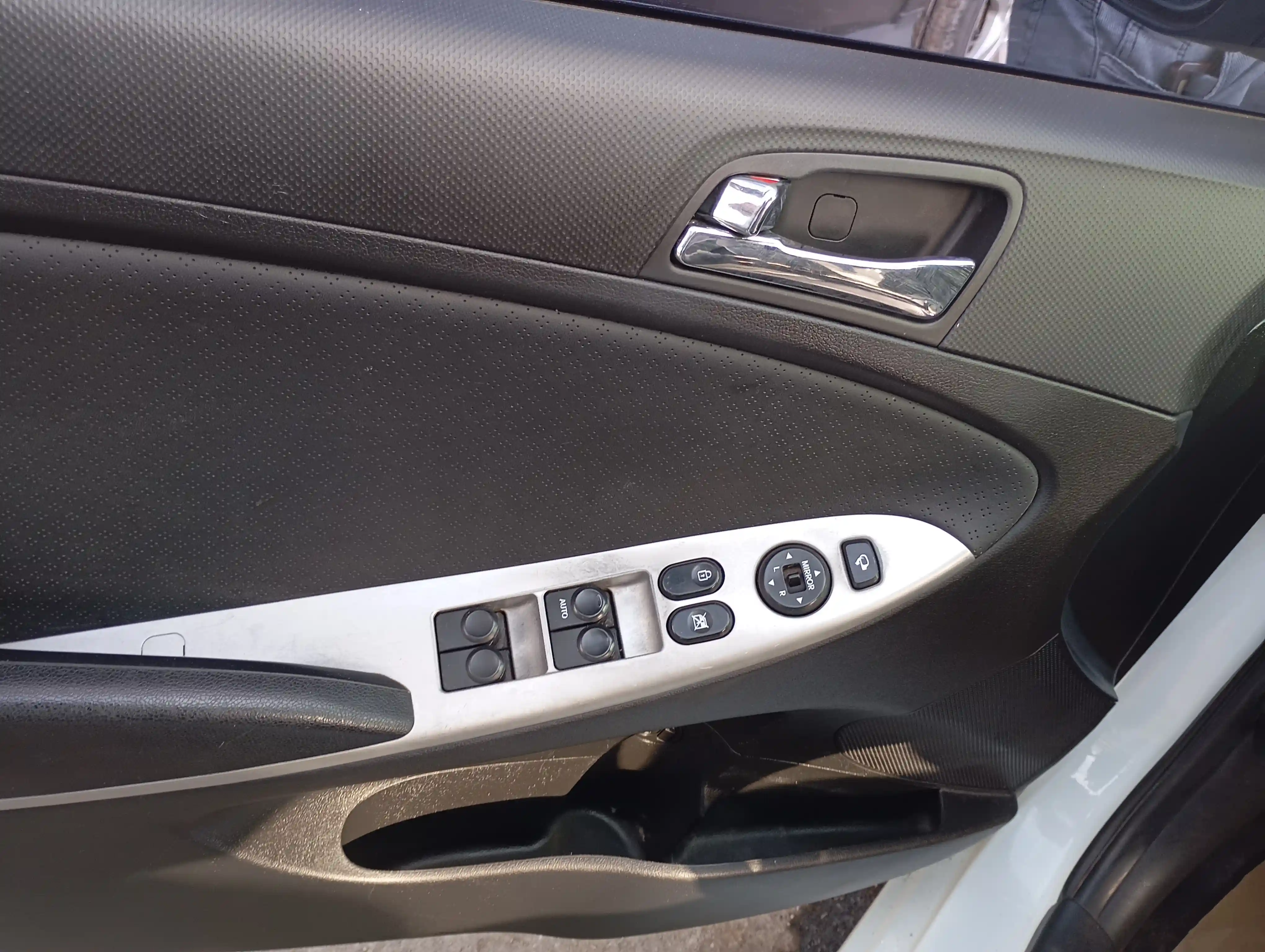 kilometrage car sale hyundai accent standard sedan used 2013 aleppo xz image