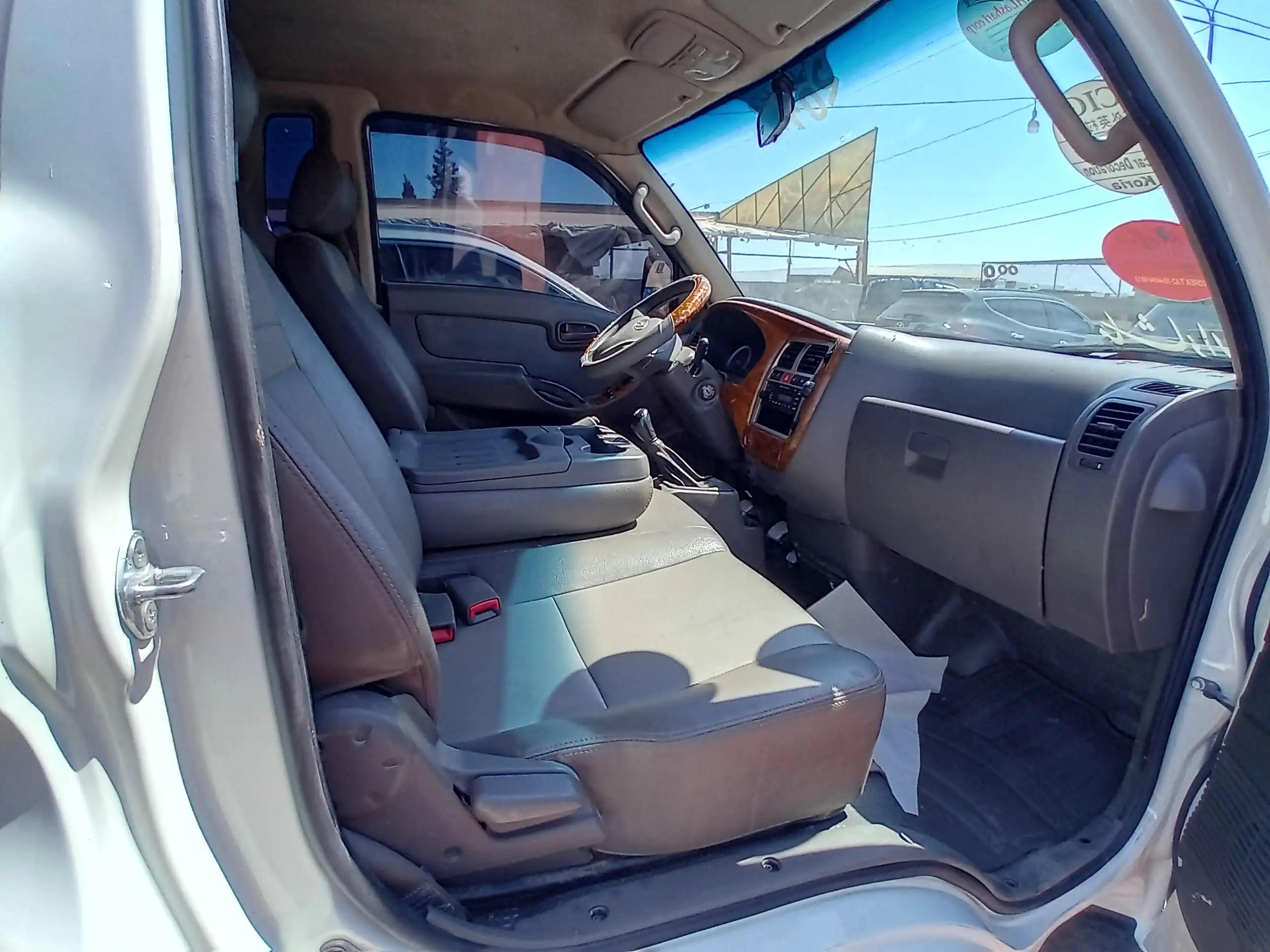 kilometrage car sale hyundai porter 2 crdi cargo truck used 2011 qw image