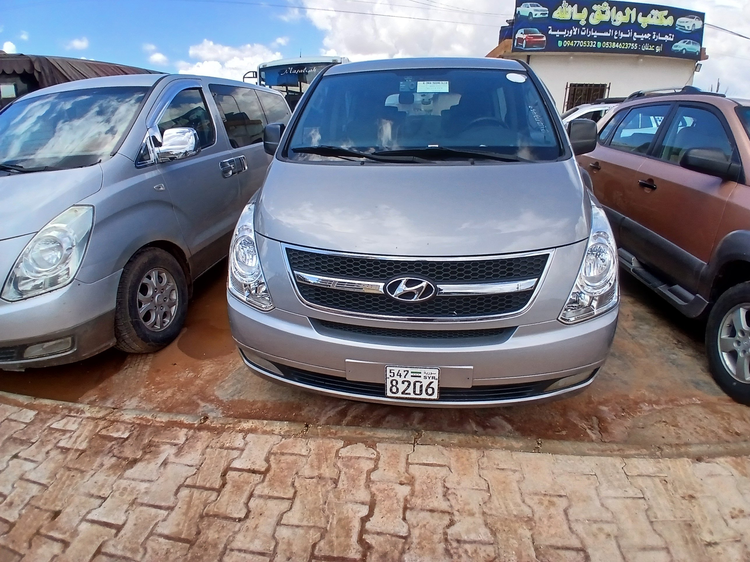 kilometrage car sale hyundai h 1 standard van used 2011 aleppo zw image