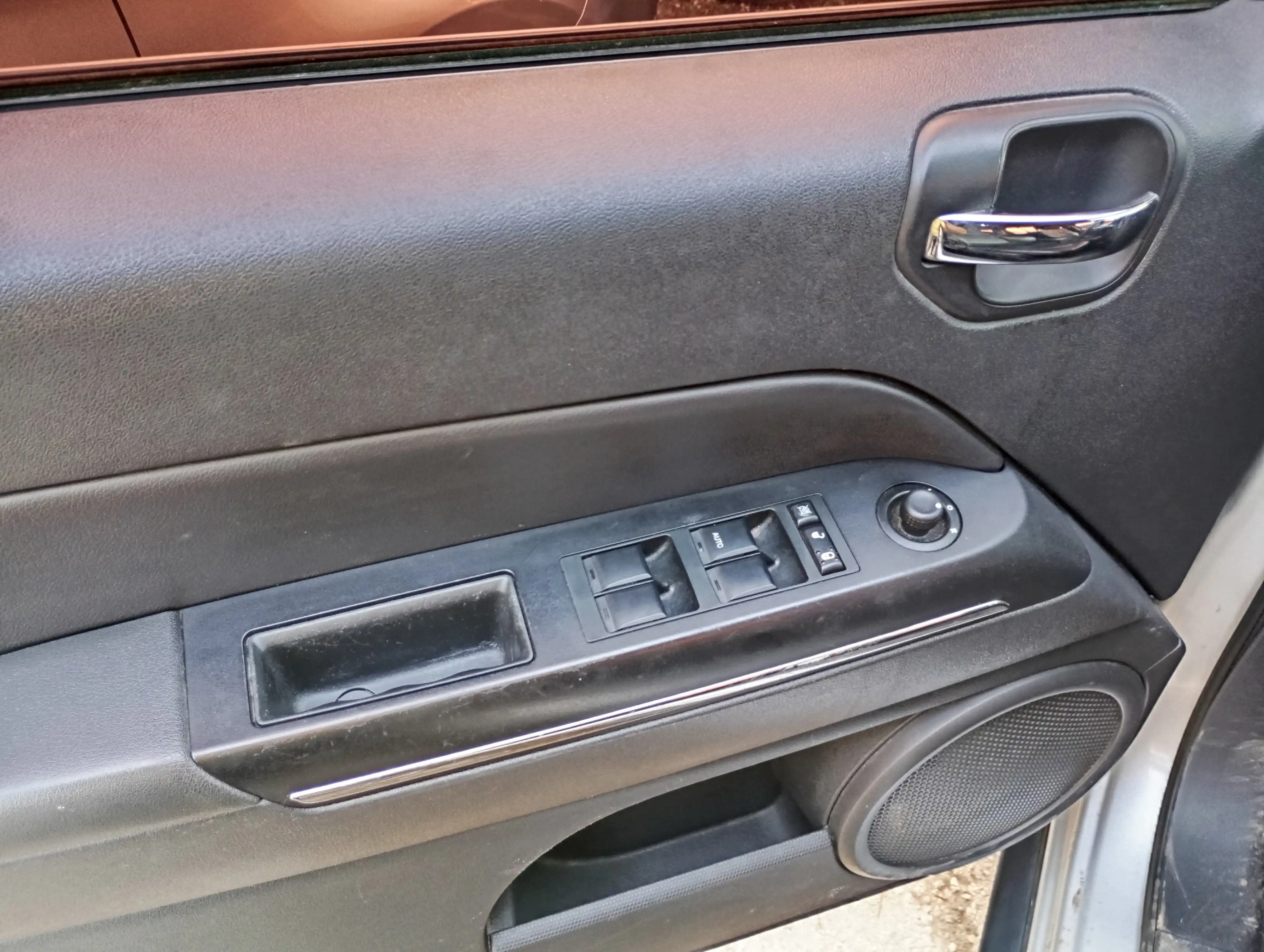 kilometrage car sale jeep grand cherokee standard suv used 2010 aleppo fy image