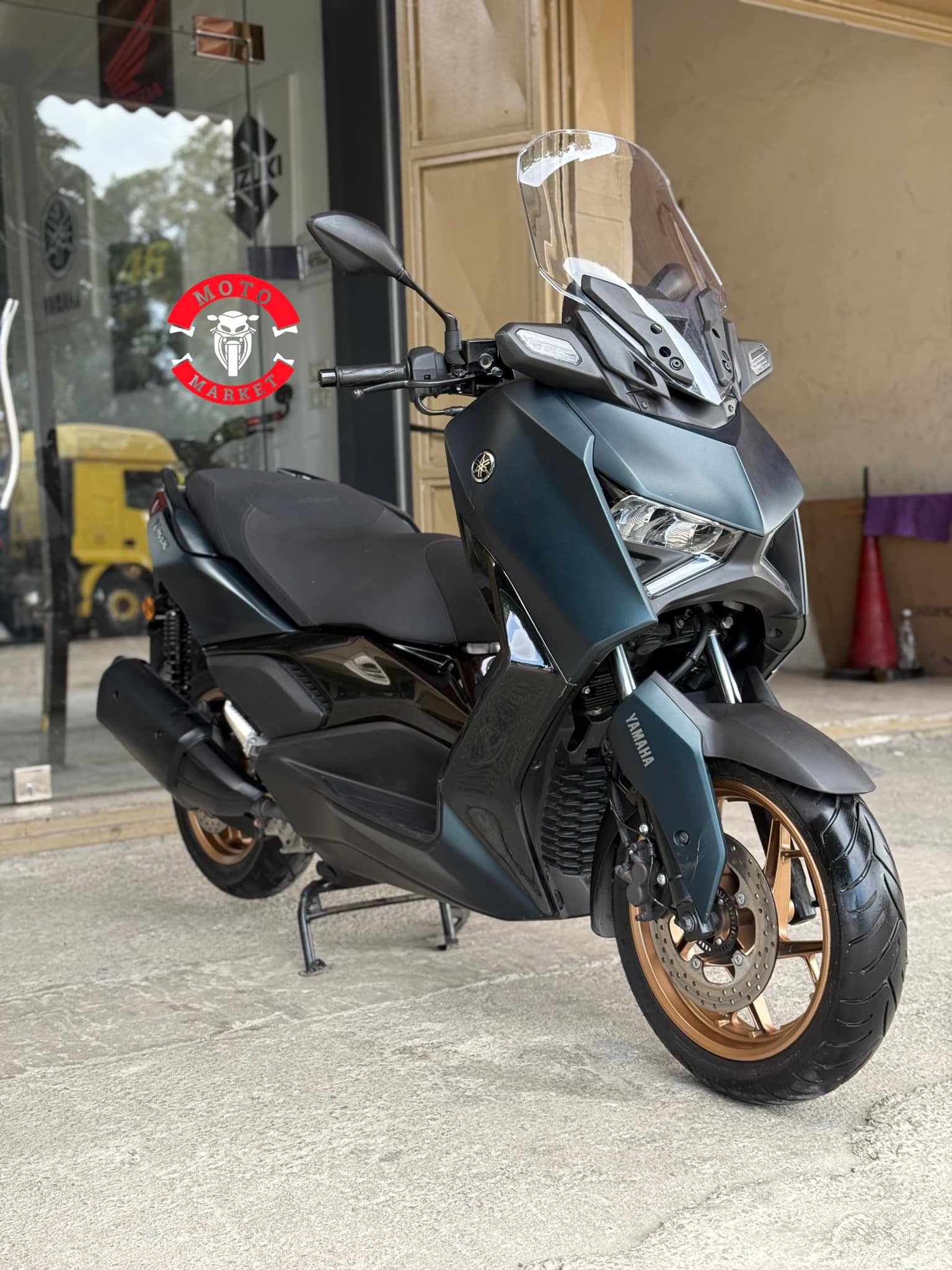 kilometrage motorbike yamaha x max standard scooter used 2024 tartus lj image
