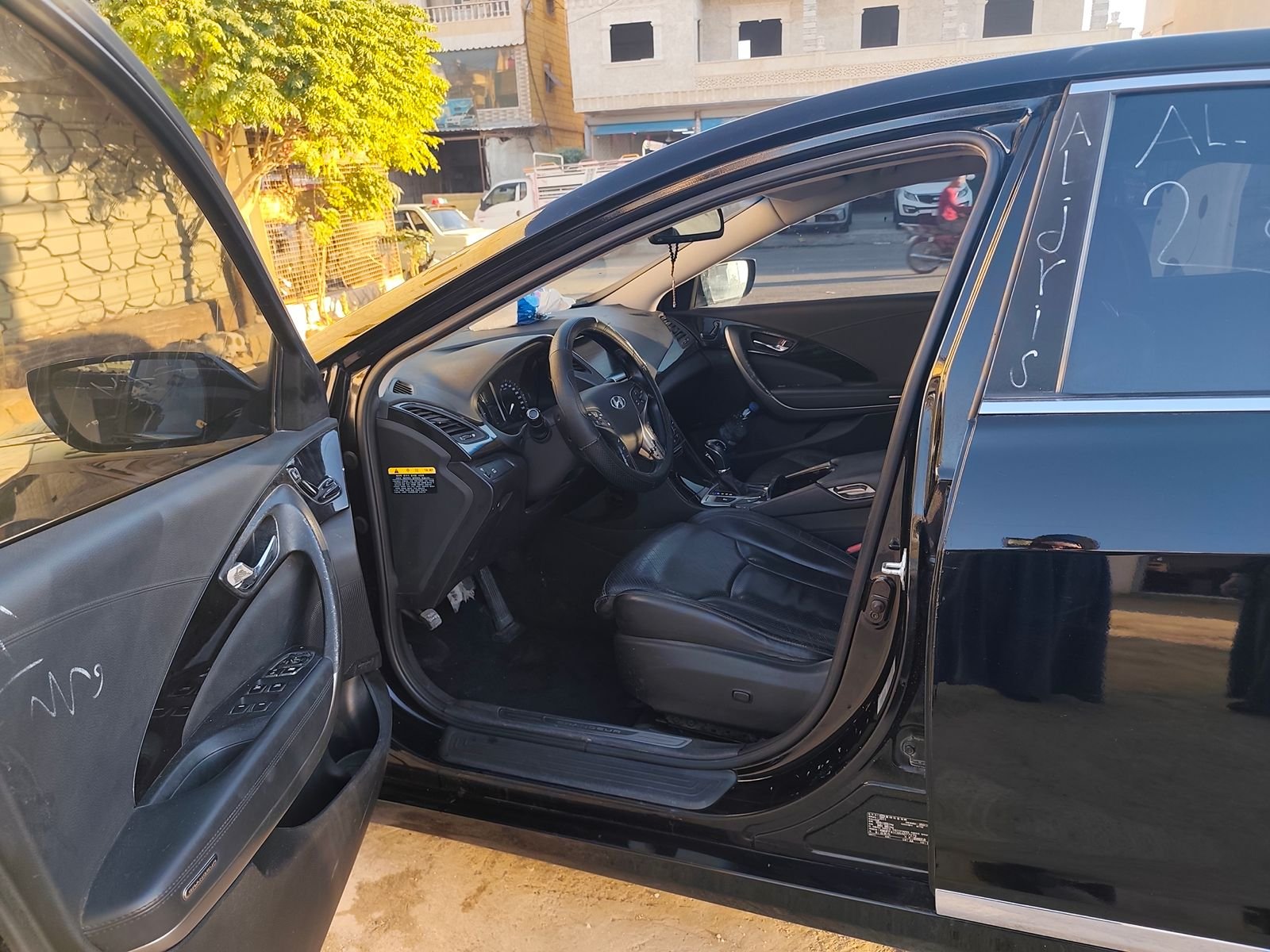 kilometrage car sale hyundai grandeur hg 240 sedan used 2011 aleppo li image