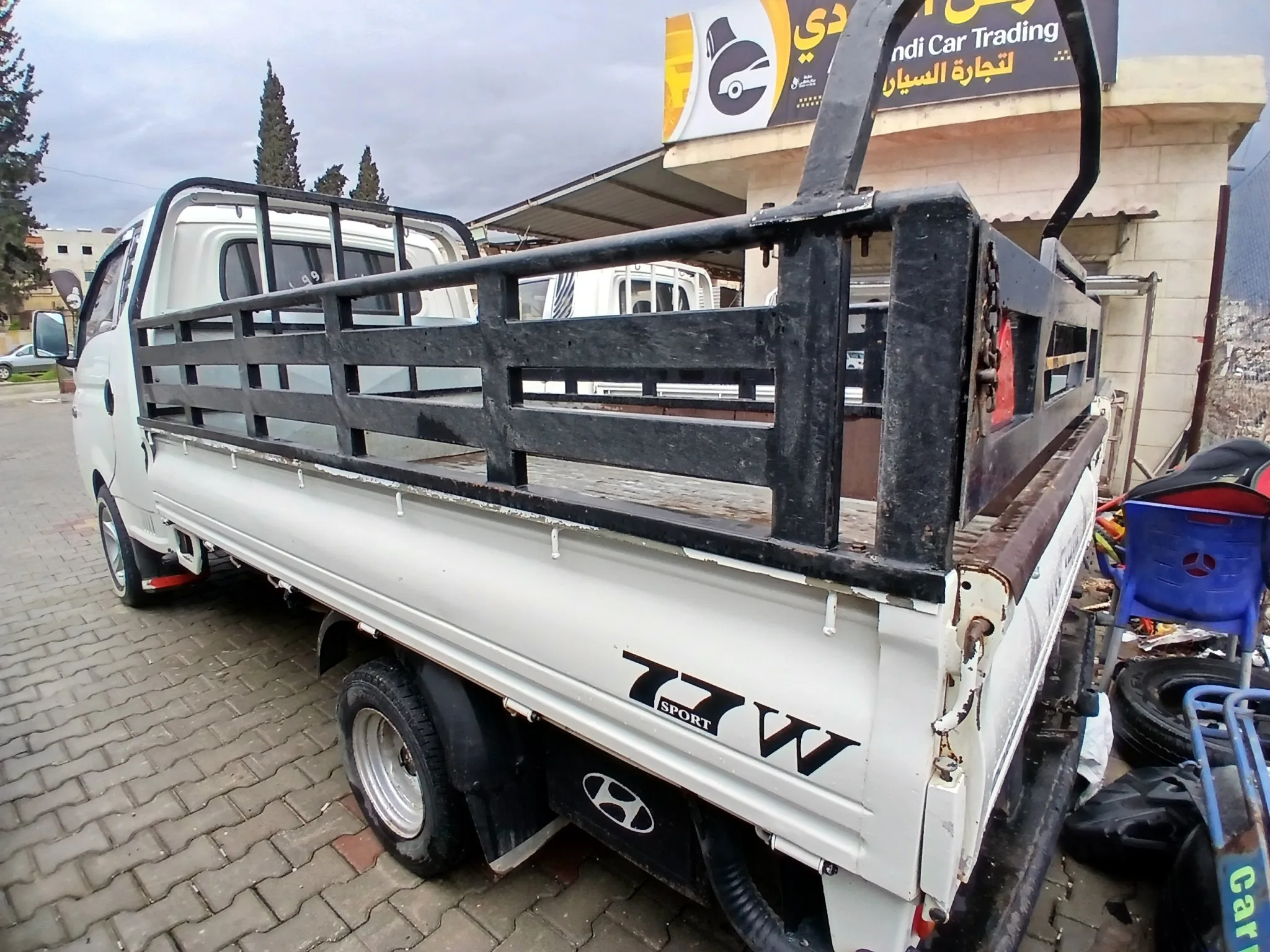 kilometrage car sale hyundai porter ii 2 crdi cargo truck used 2010 aleppo vt image