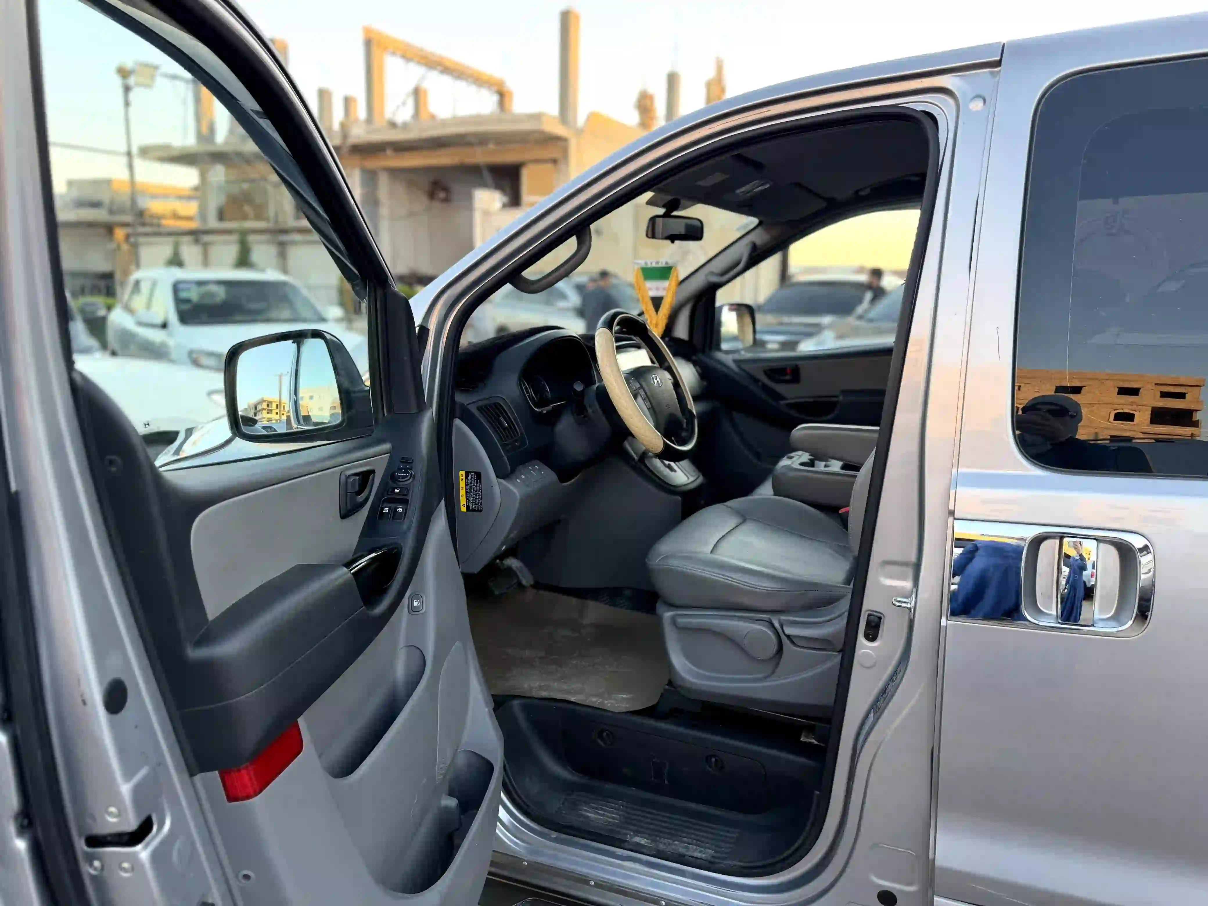 kilometrage car sale hyundai staria van van used 2018 aleppo ks image