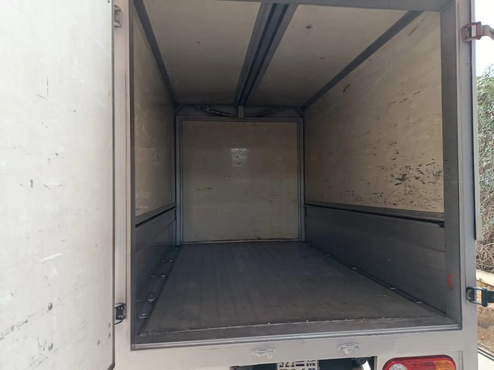 kilometrage car sale hyundai porter ii 2 crdi cargo truck used 2012 aleppo bc image