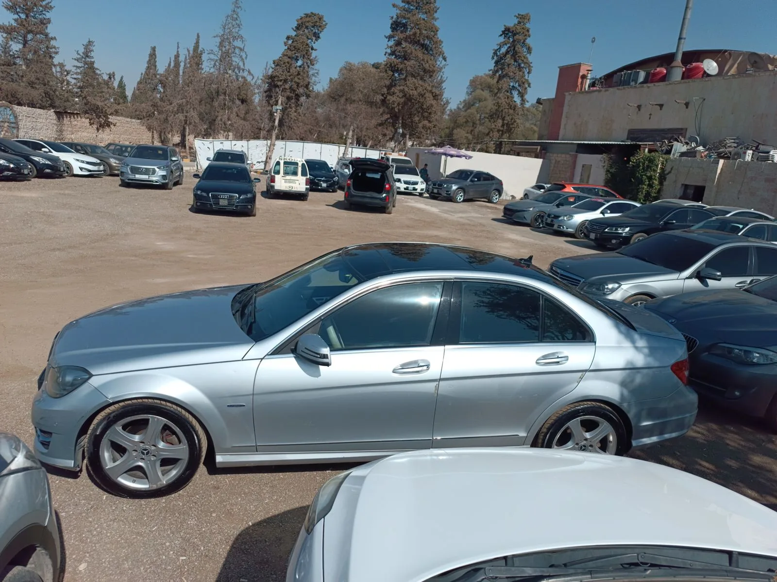 kilometrage car sale mercedes benz c class c 200 sedan used 2013 aleppo xj image
