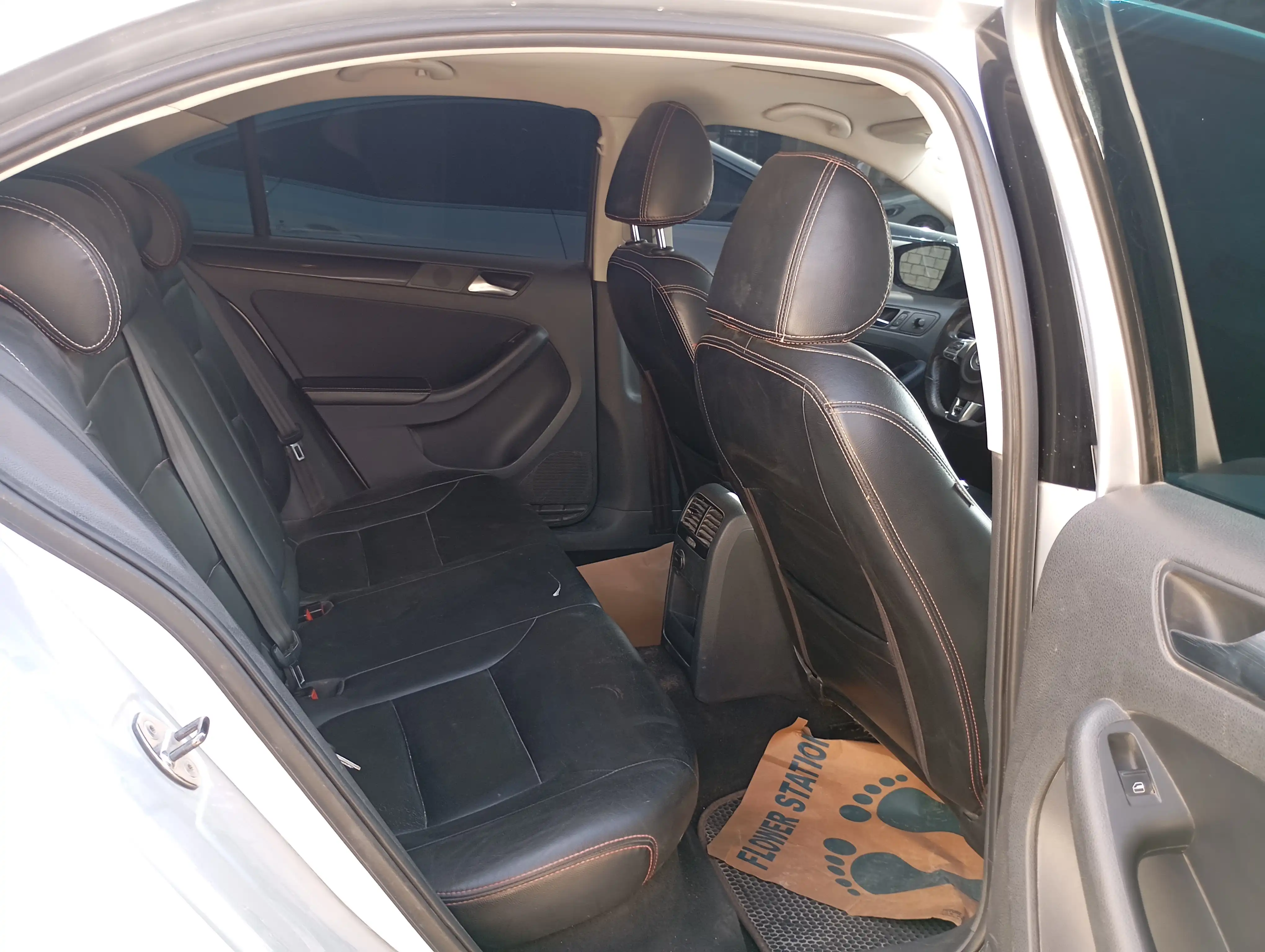 kilometrage car sale volkswagen sedan used 2011 aleppo oj image
