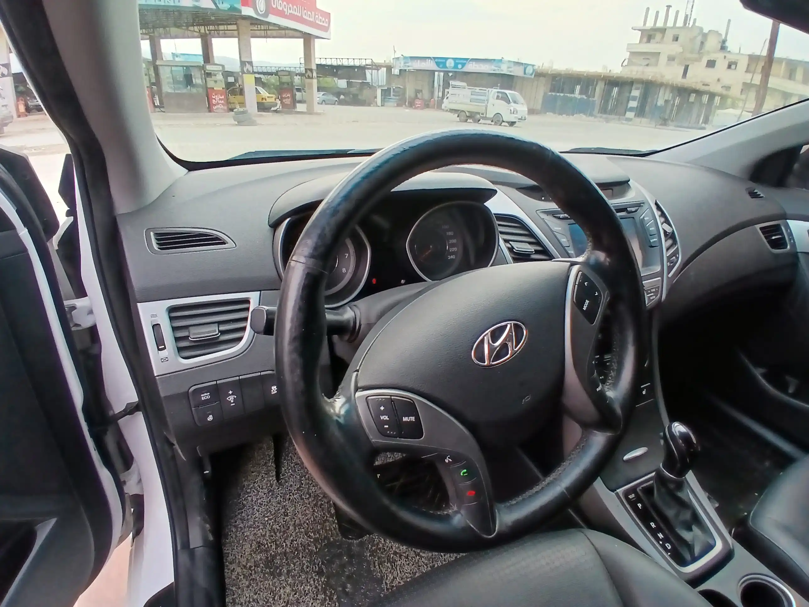 kilometrage car sale hyundai avante standard sedan used 2015 aleppo gm image