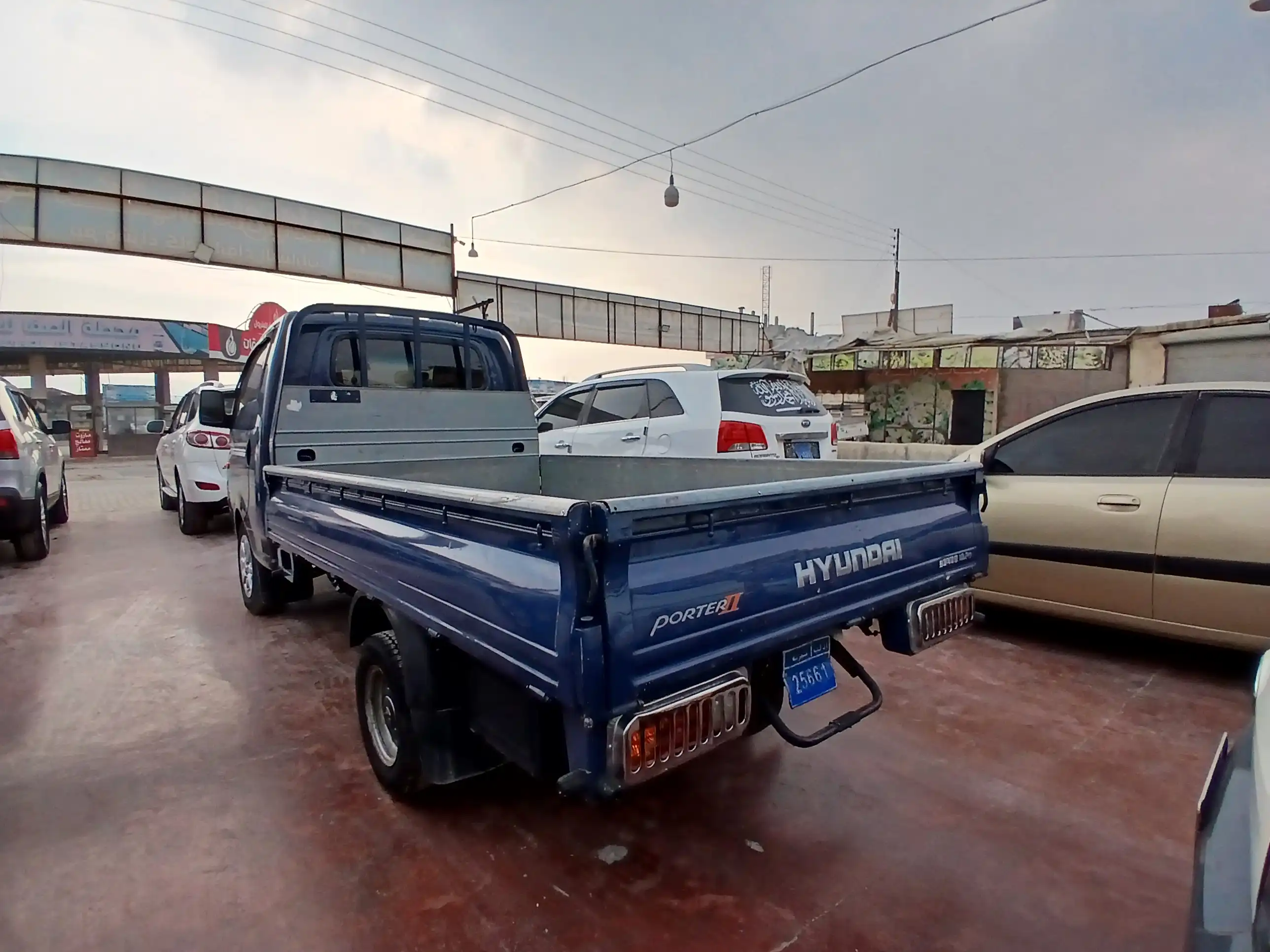 kilometrage car sale hyundai porter ii 2 crdi cargo truck used 2011 aleppo fz image