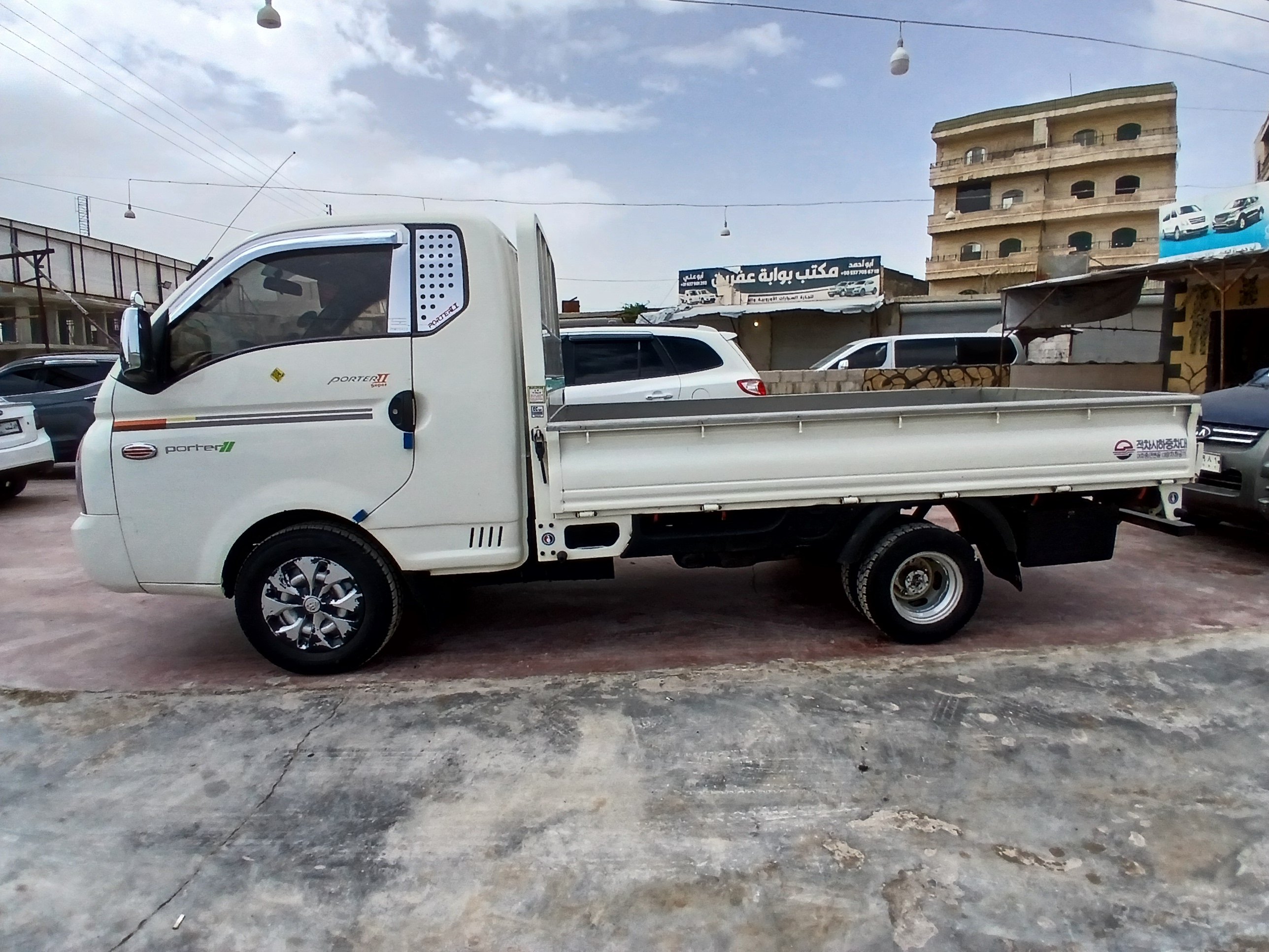 kilometrage car sale hyundai porter ii 2 crdi cargo truck used 2009 aleppo tr image