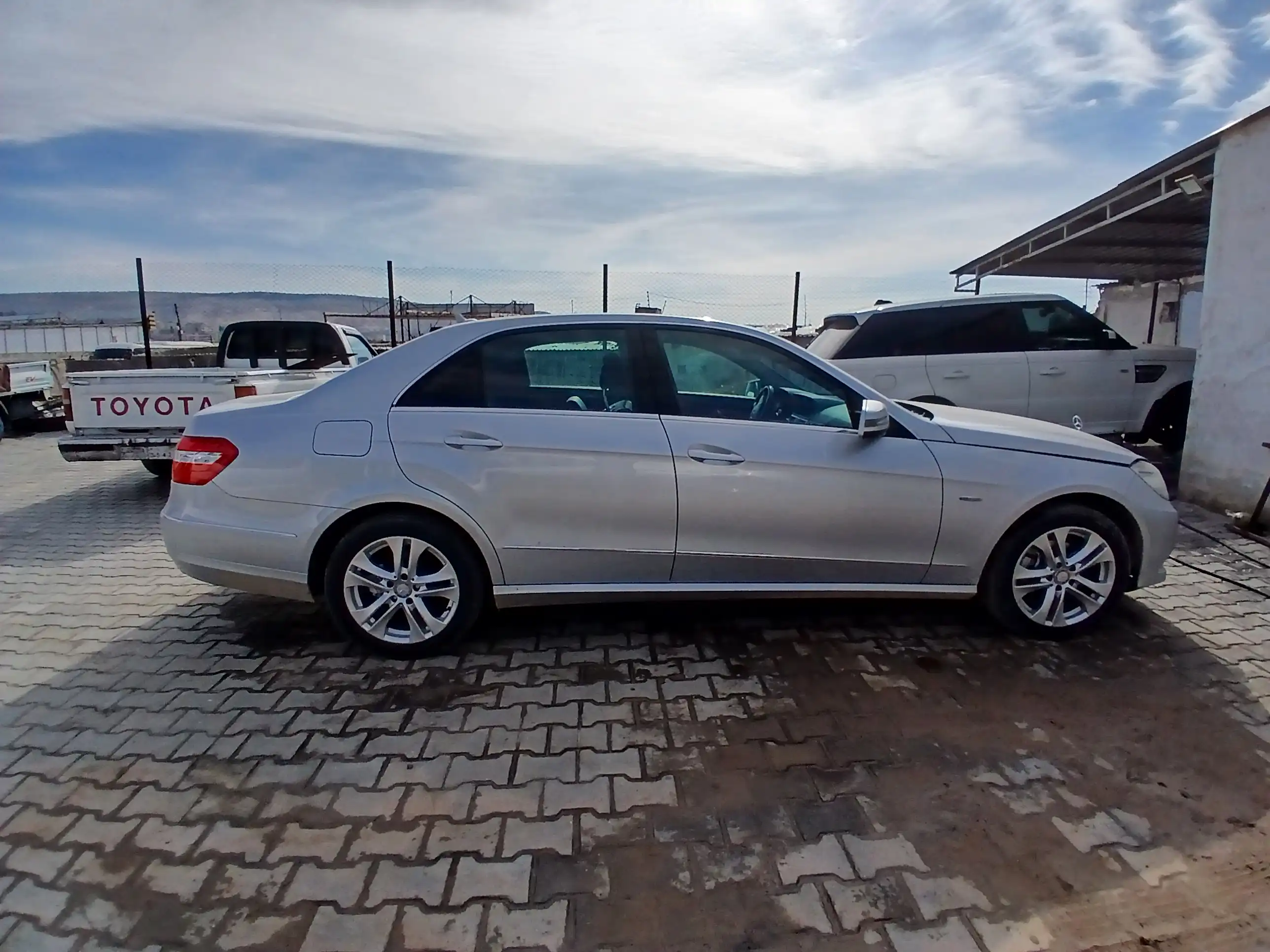 kilometrage car sale mercedes e class e 220 cdi sedan used 2012 aleppo sh image