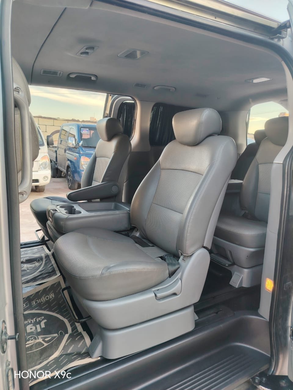 kilometrage car sale hyundai grand starex cvx van used 2011 aleppo su image