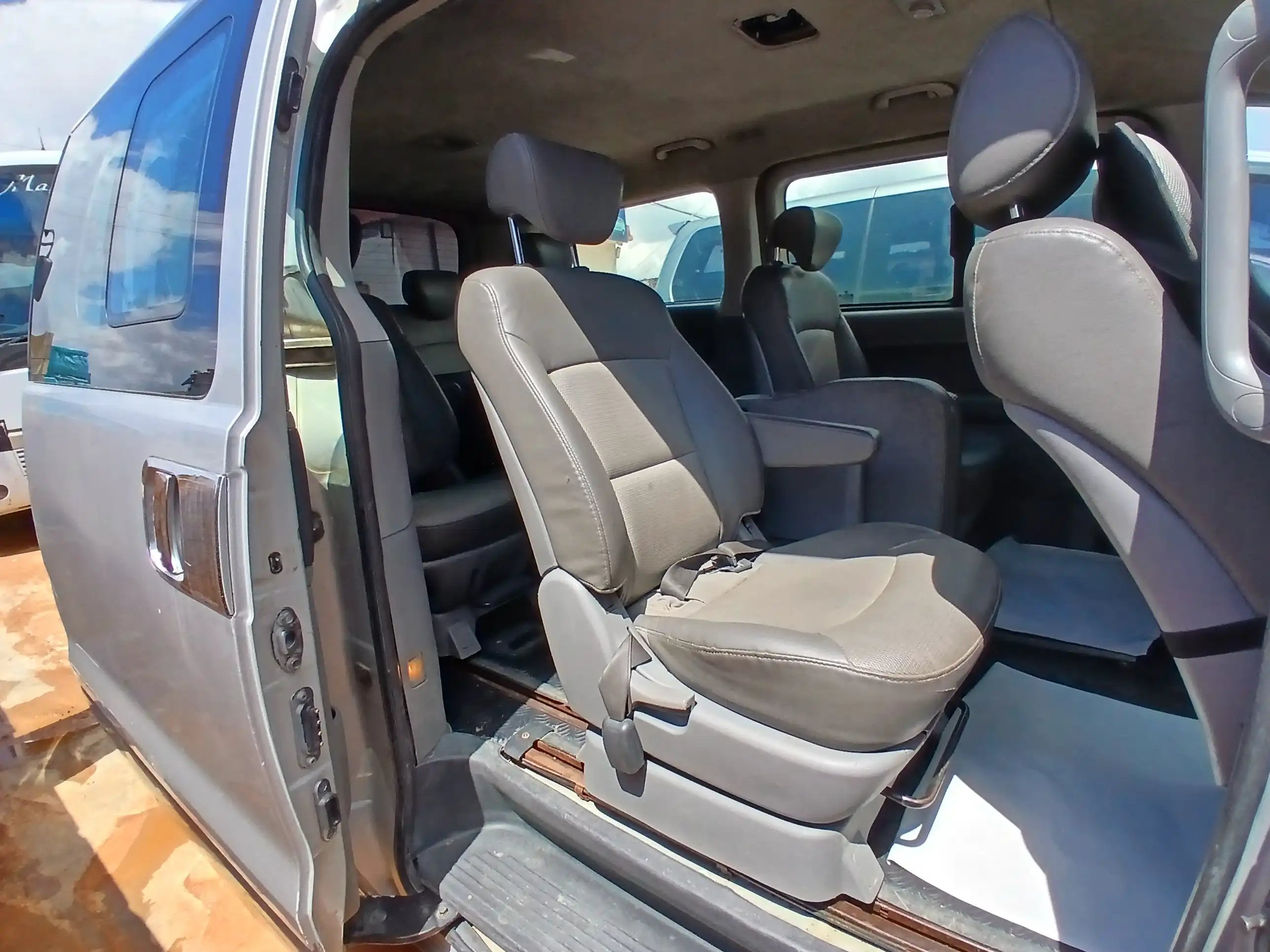 kilometrage car sale hyundai h 1 standard suv used 2006 aleppo jq image