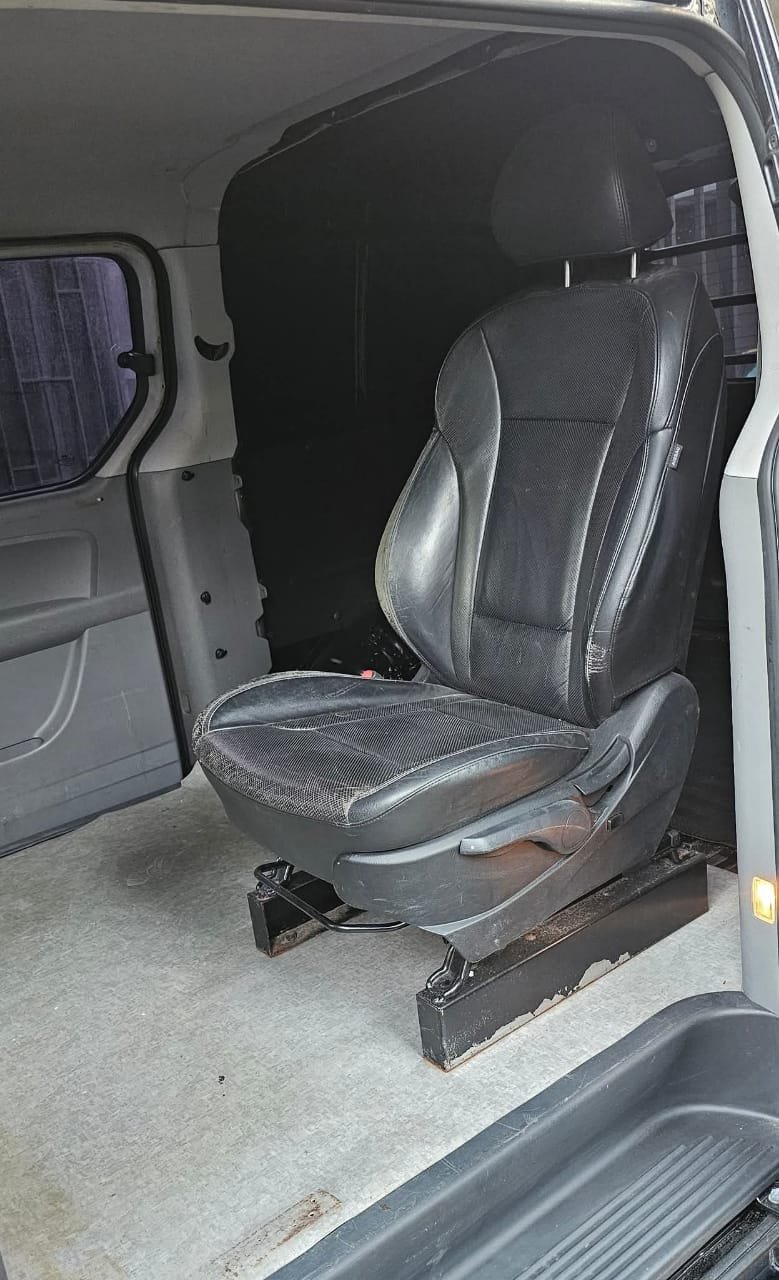 kilometrage car sale hyundai h1 standard 2017 aleppo mg image