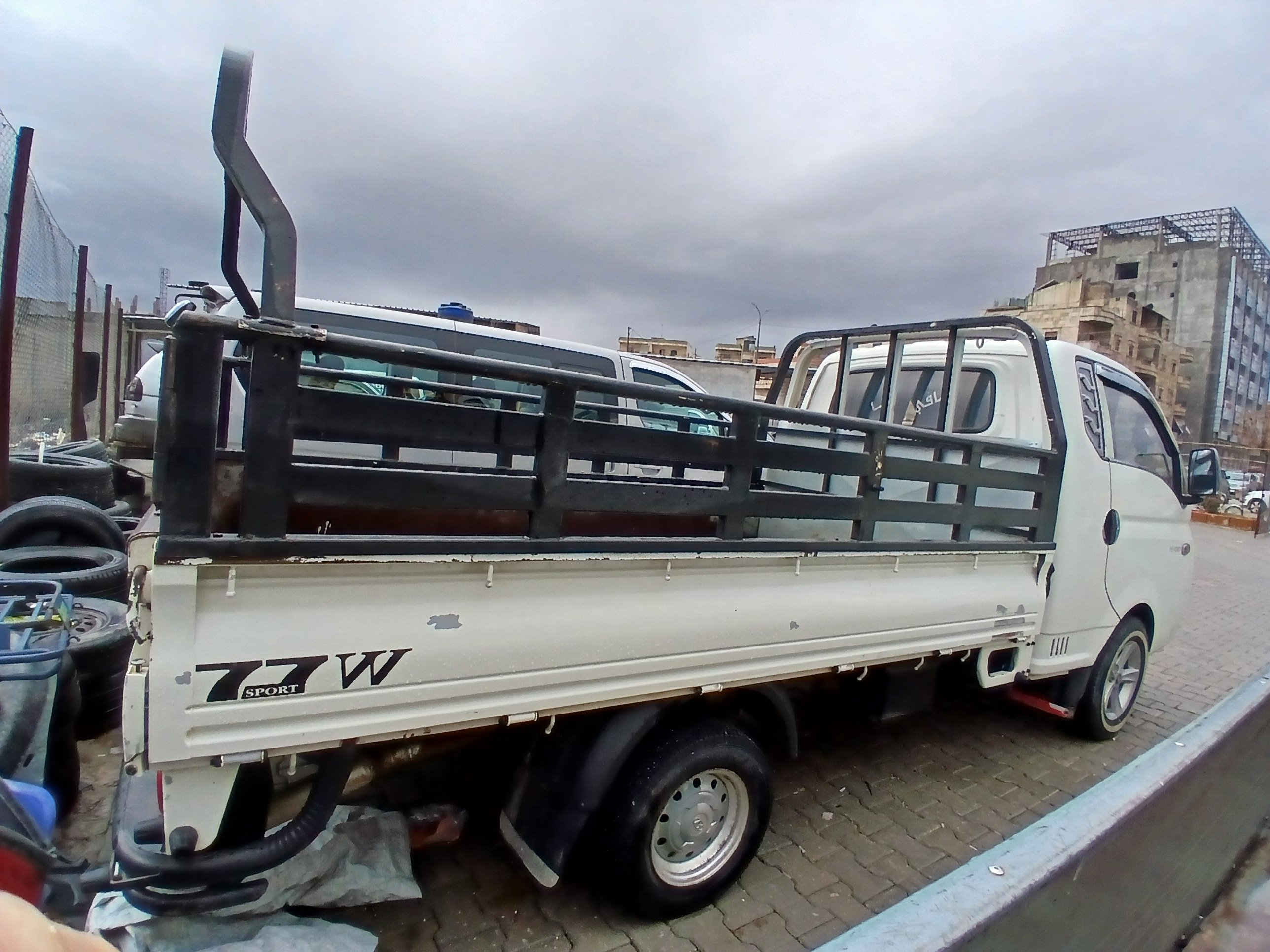 kilometrage car sale hyundai porter ii 2 crdi cargo truck used 2010 aleppo vt image