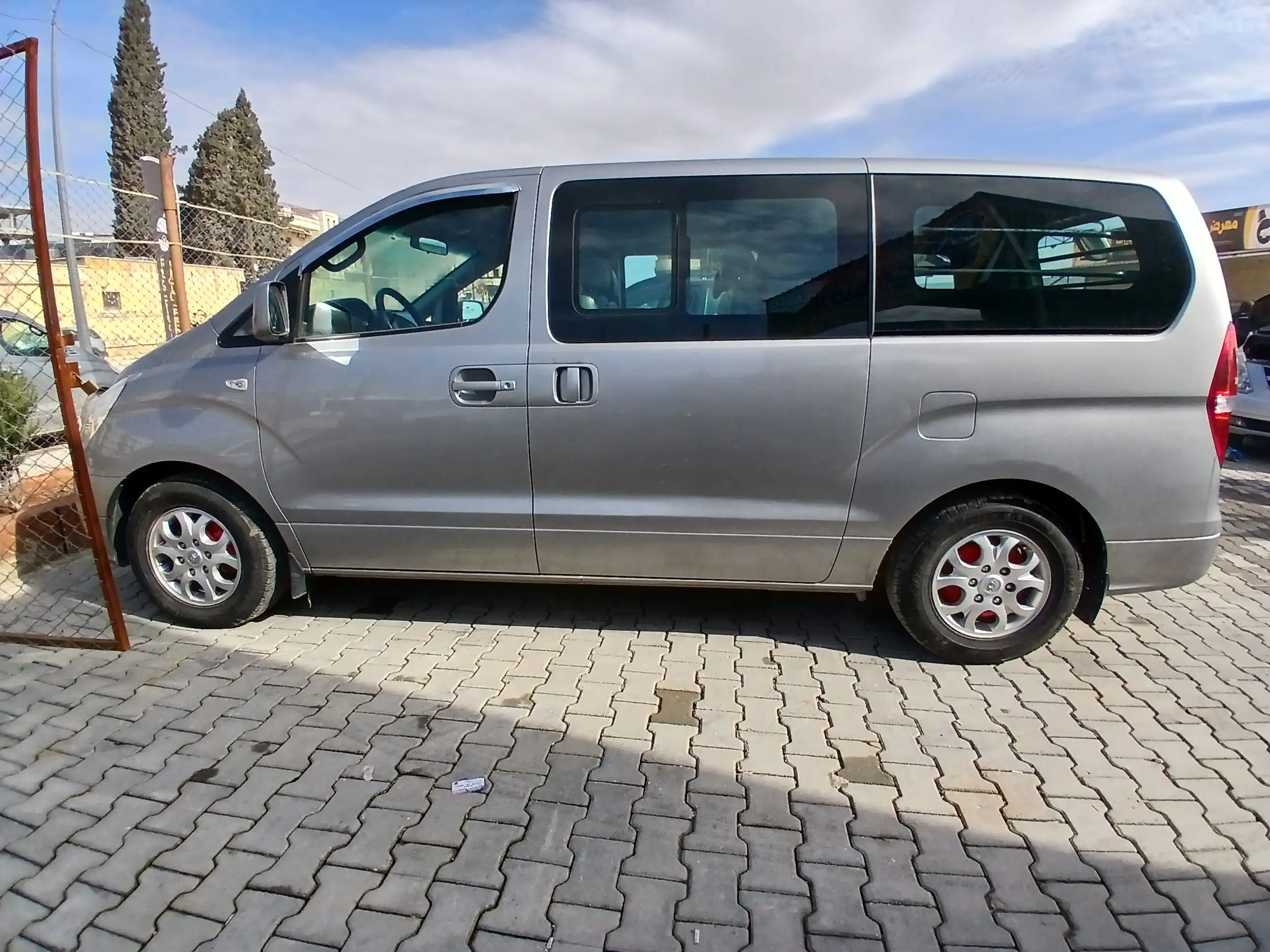 kilometrage car sale hyundai grand starex cvx van used 2012 aleppo yo image