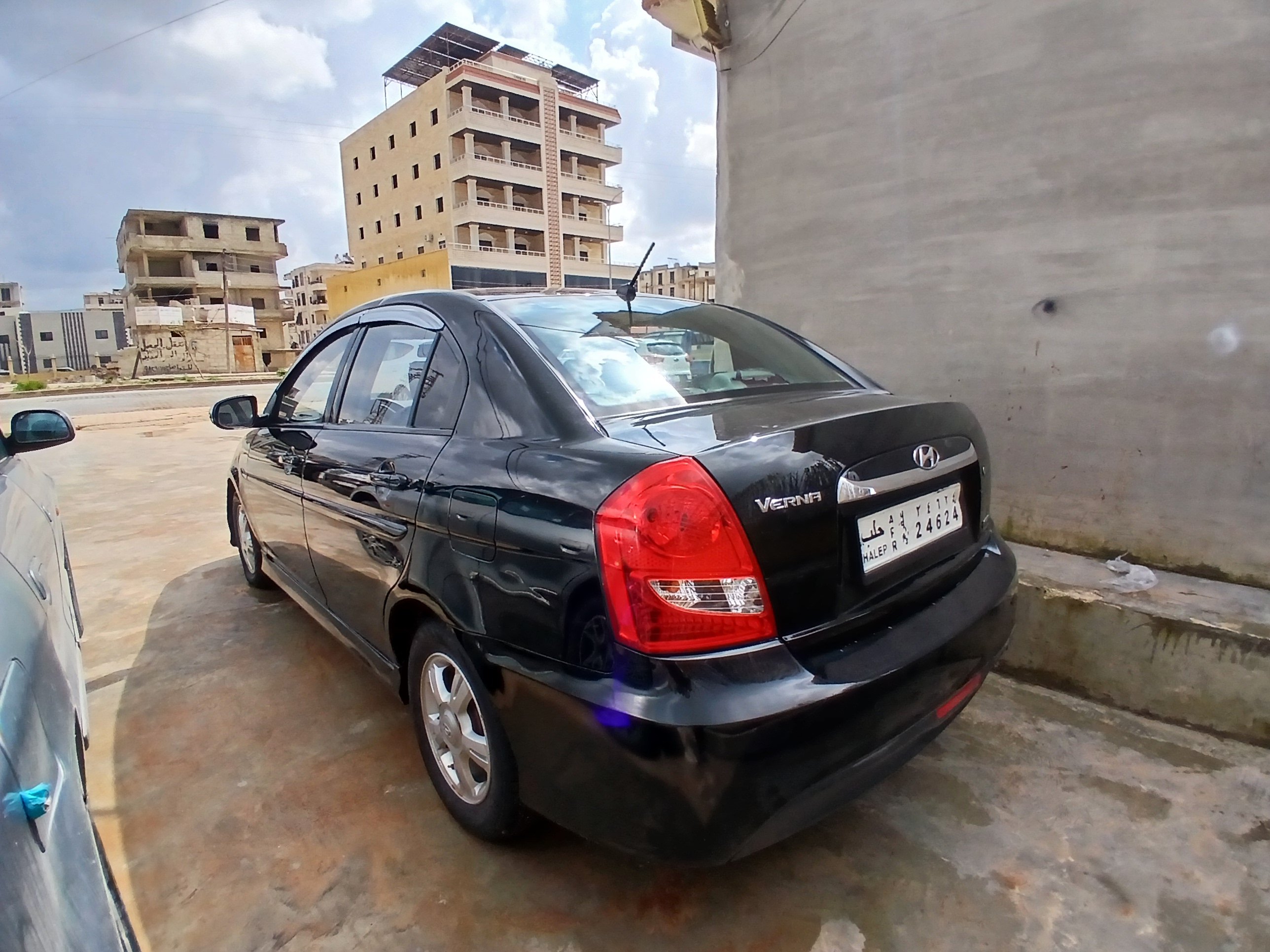 kilometrage car sale hyundai verna crdi sedan used 2010 aleppo rt image