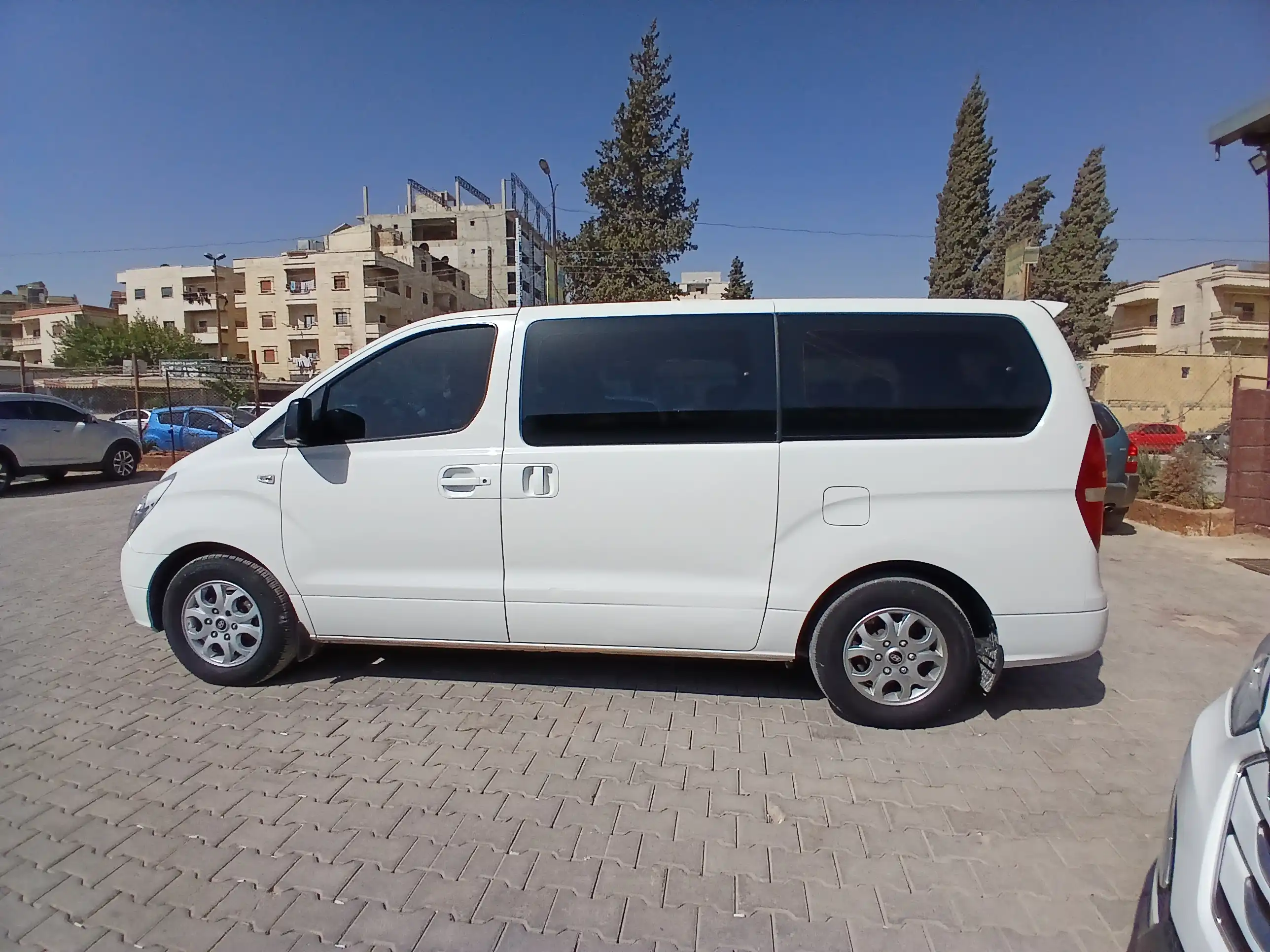 kilometrage car sale hyundai grand starex cvx van used 2010 aleppo kn image