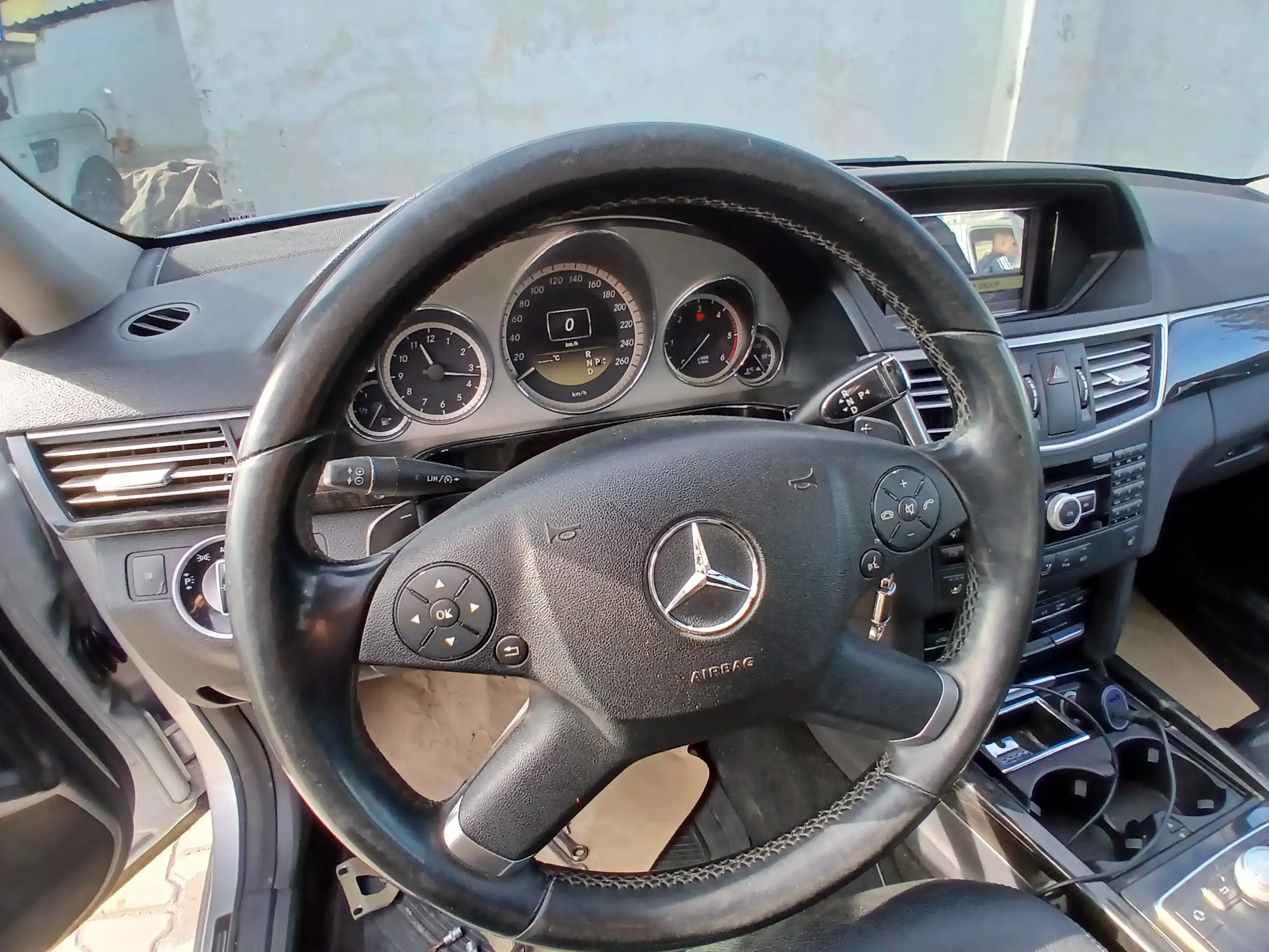 kilometrage car sale mercedes e class e 220 cdi sedan used 2012 aleppo sh image