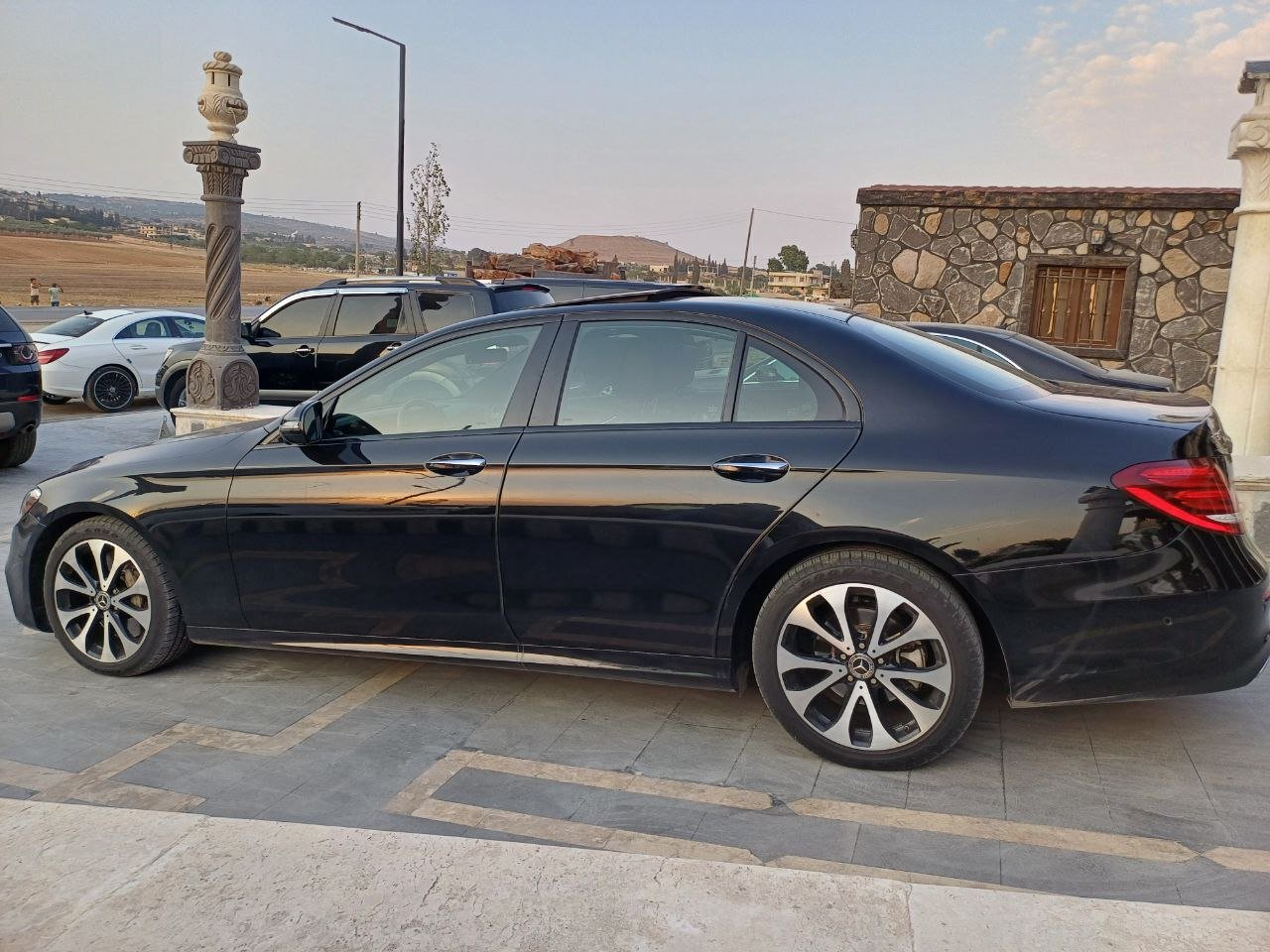 kilometrage car sale mercedes benz e class e 300 4 matic sedan used 2018 aleppo eo image