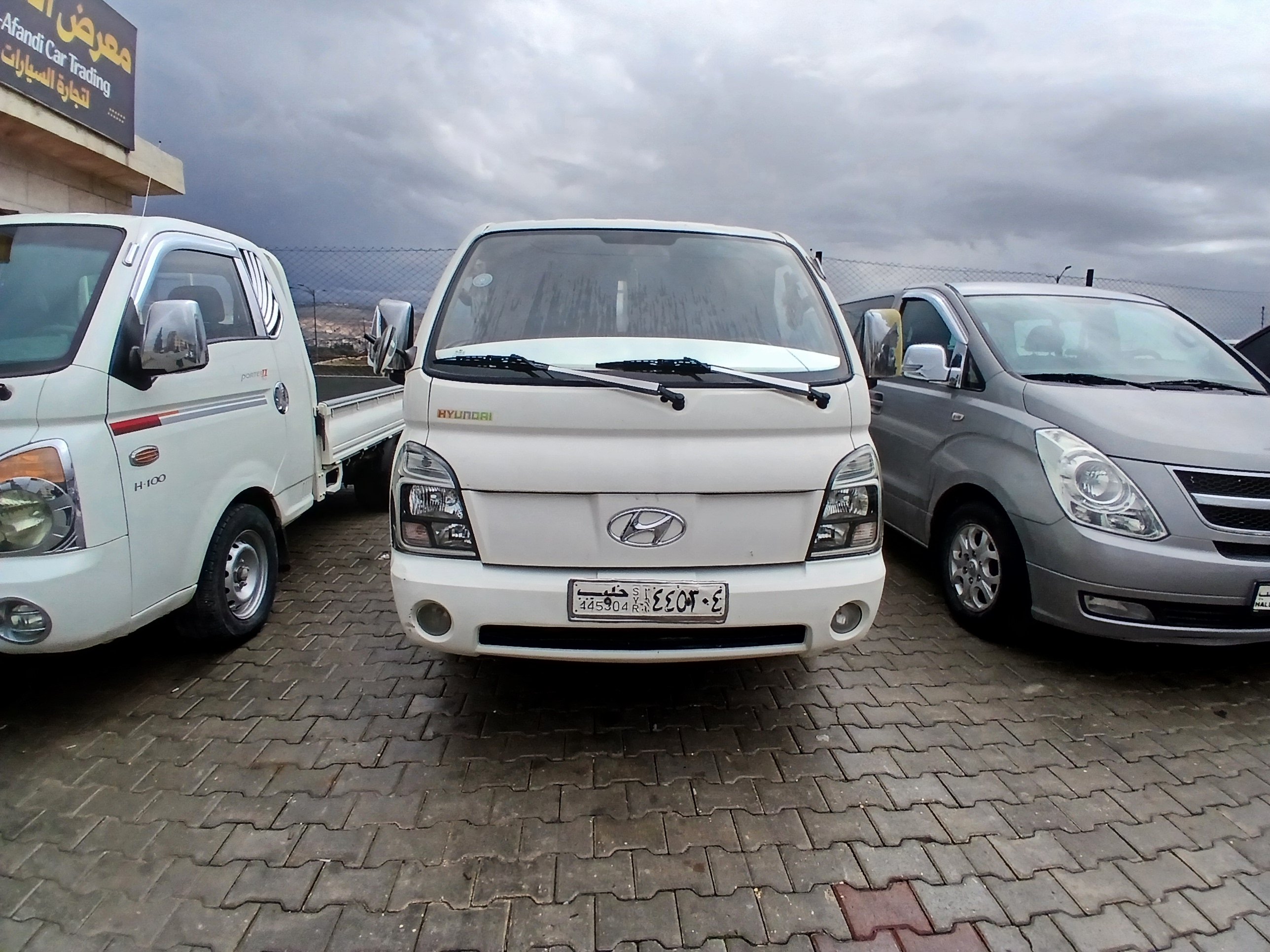 kilometrage car sale hyundai porter ii 2 crdi cargo truck used 2010 aleppo vt image