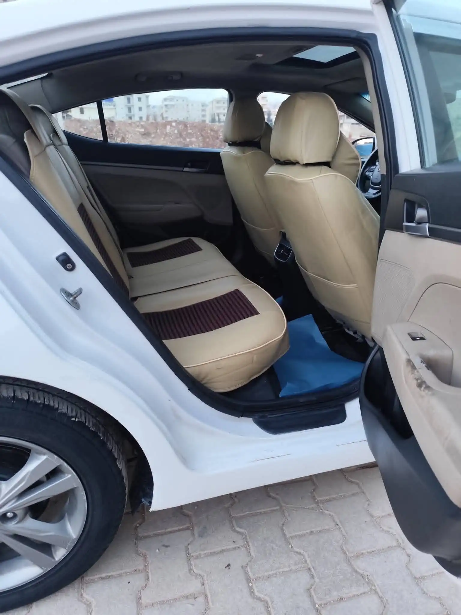 kilometrage car sale hyundai elantra standard sedan used 2017 aleppo wh image