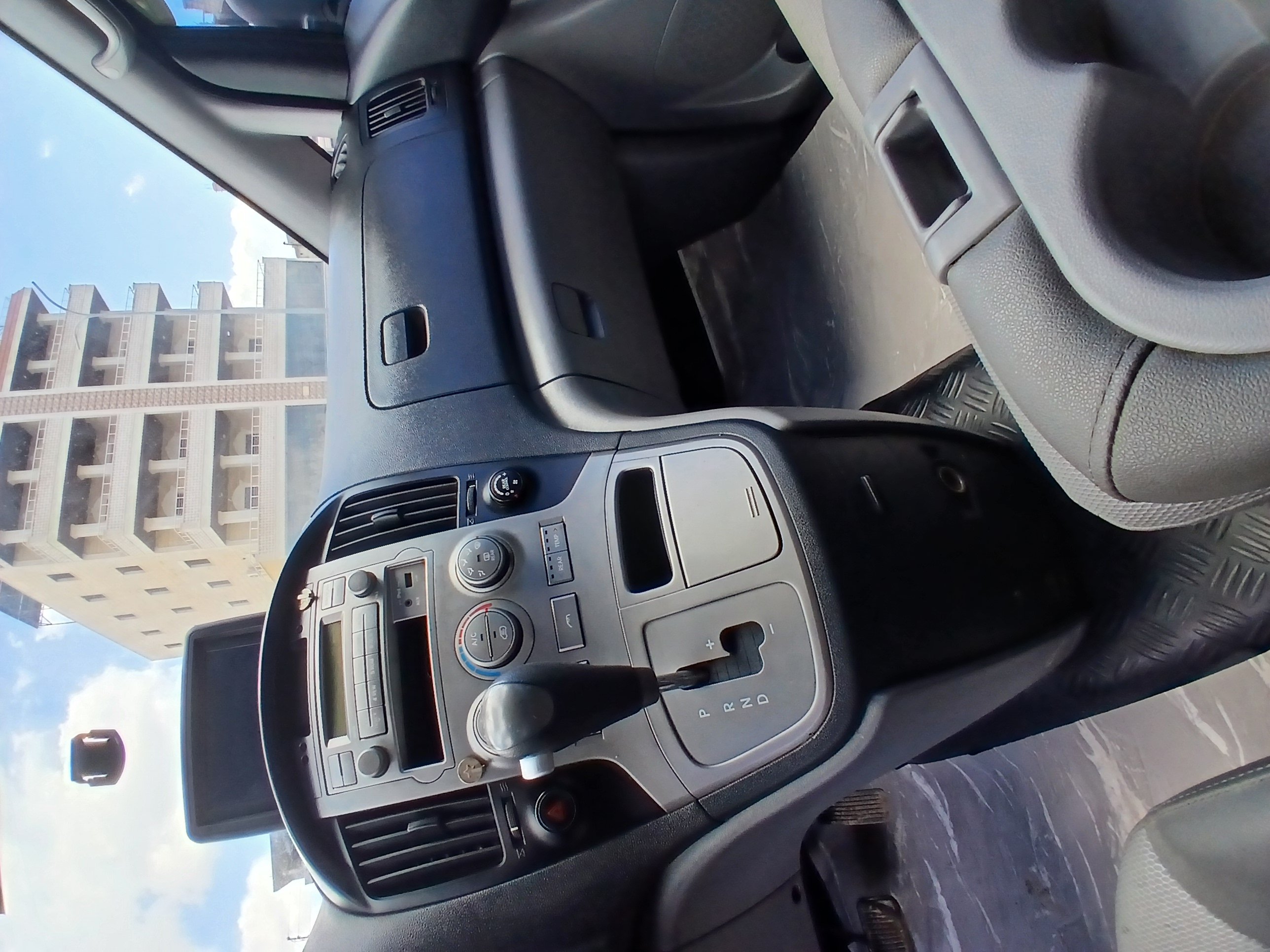 kilometrage car sale hyundai h 1 standard van used 2011 aleppo zw image