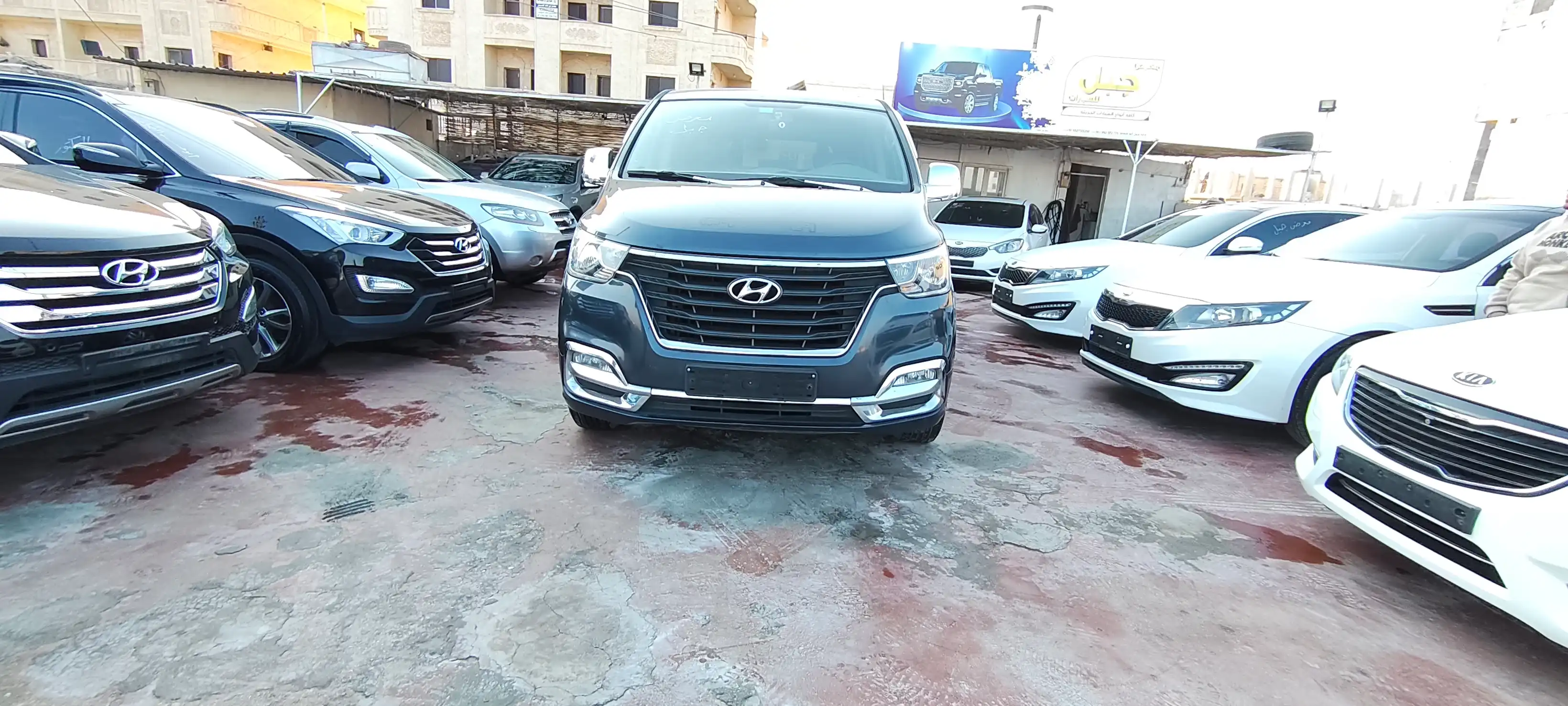 kilometrage car sale hyundai grand starex vgt van used 2018 aleppo qz image