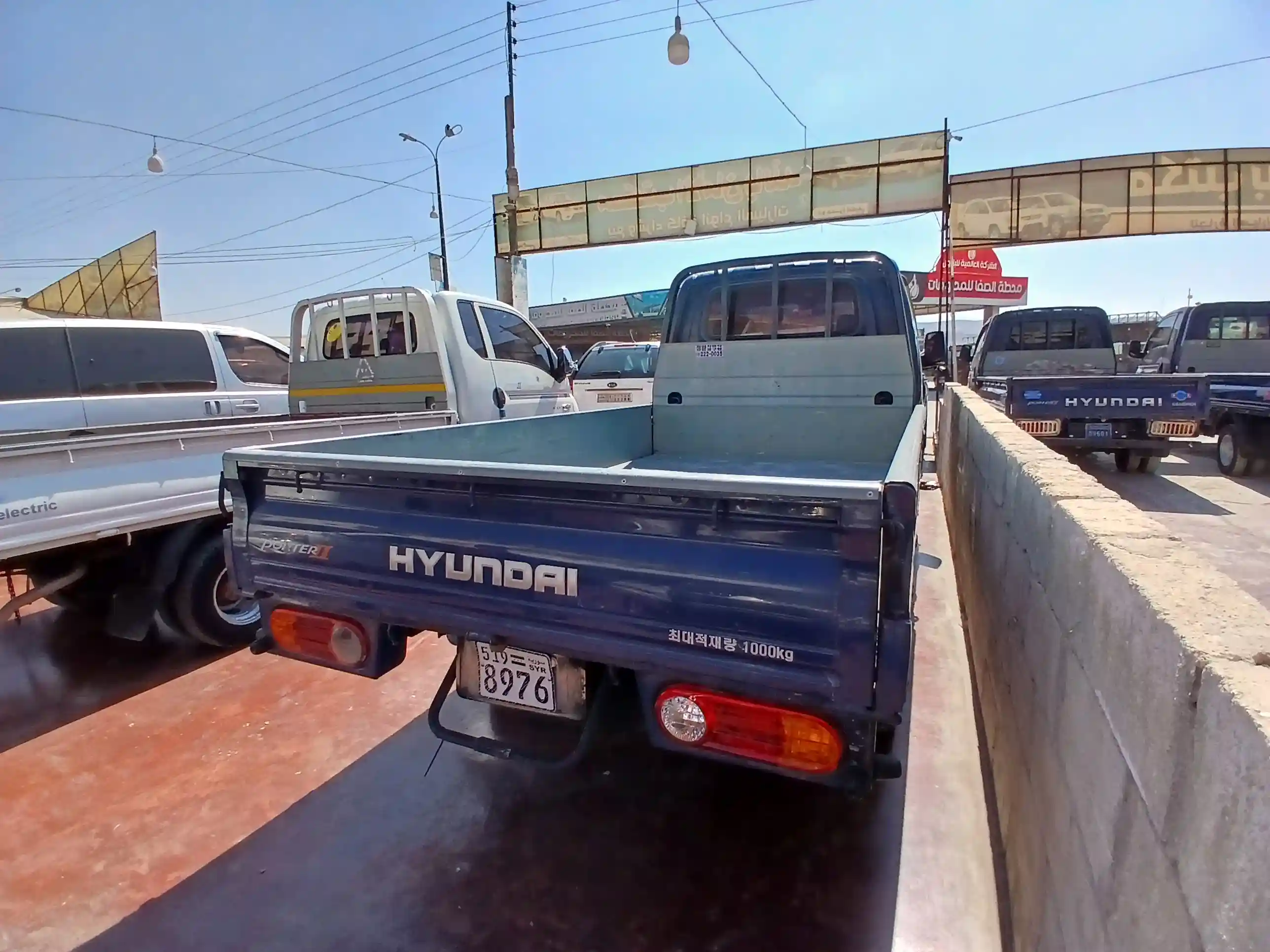 kilometrage car sale hyundai porter 2 crdi cargo truck used 2011 aleppo ry image