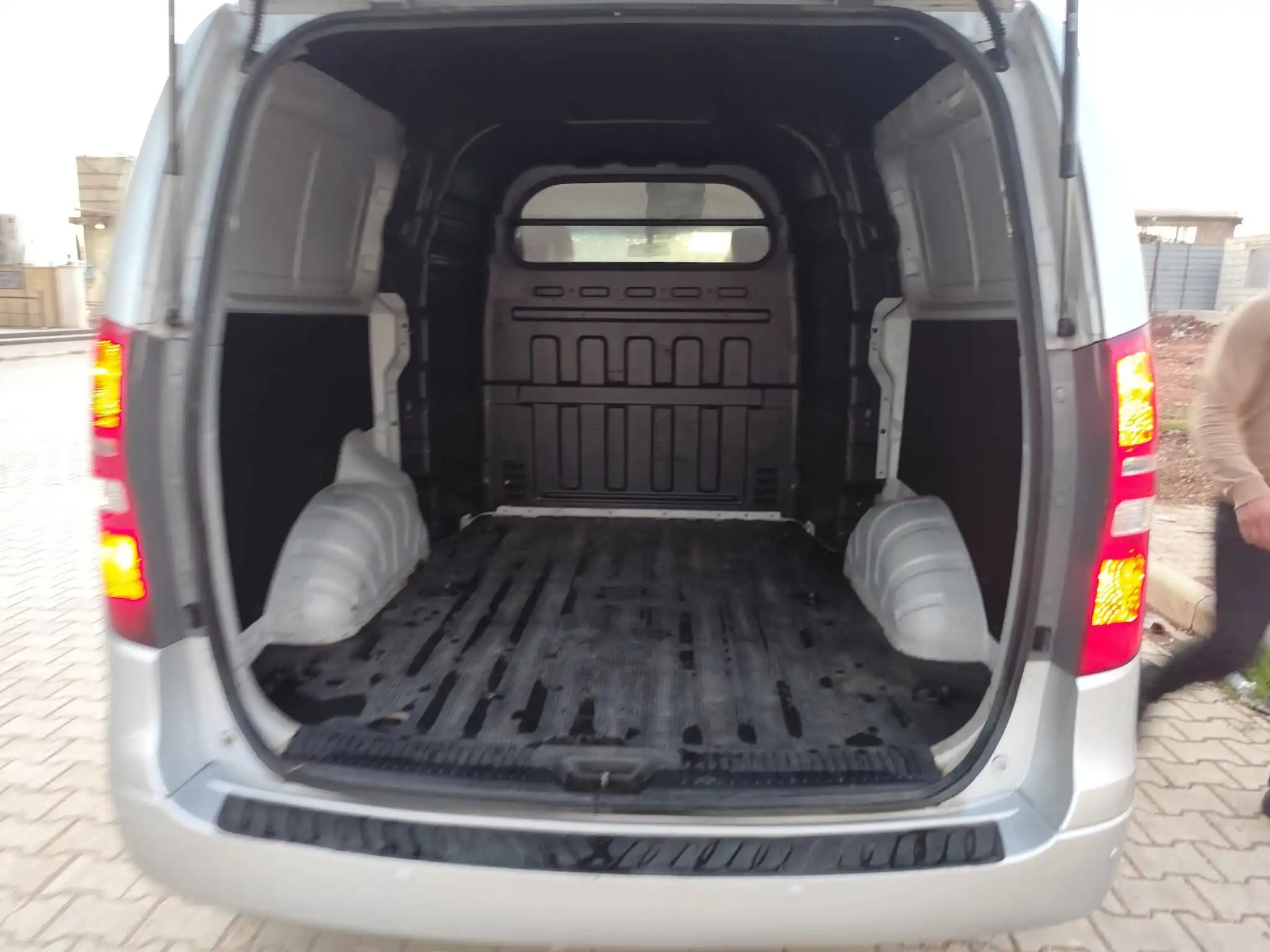 kilometrage car sale hyundai grand starex cvx van used 2008 aleppo lf image