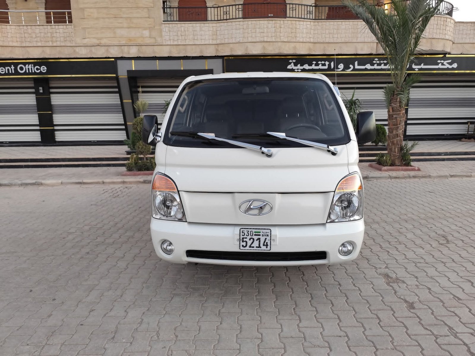 kilometrage car sale hyundai porter 2 crdi cargo truck used 2012 aleppo du image