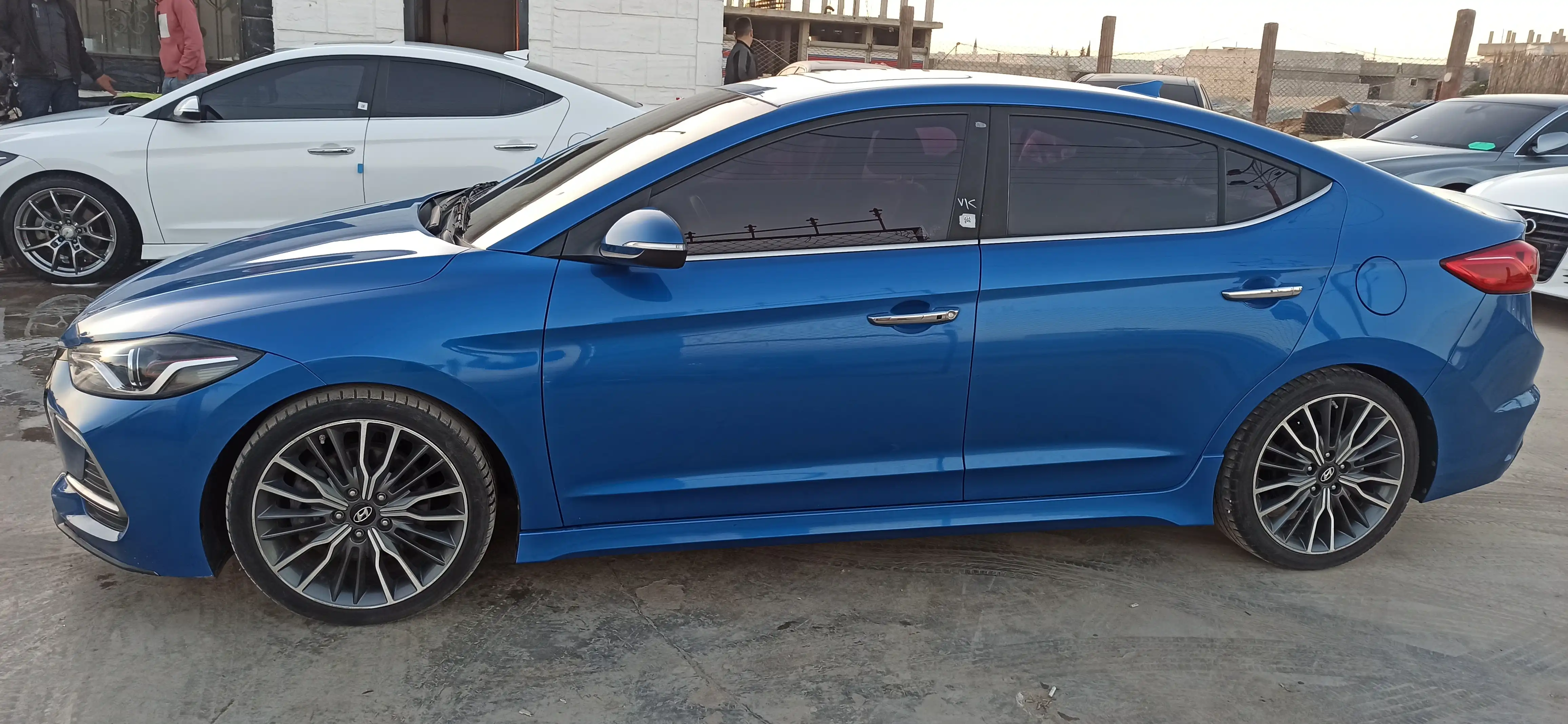 kilometrage car sale hyundai avante sport sedan used 2017 aleppo ir image