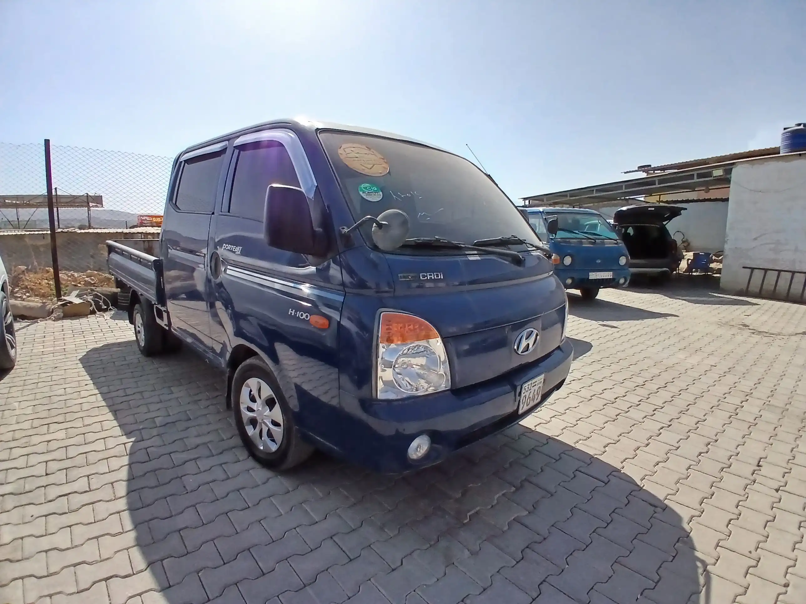 kilometrage car sale hyundai porter 2 crdi cargo truck used 2011 aleppo vz image