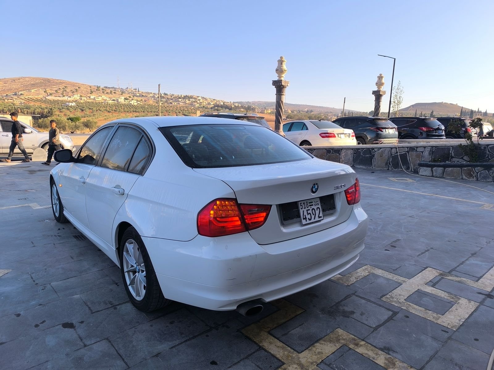 kilometrage car sale bmw 3 series 320 i sedan used 2011 vq image