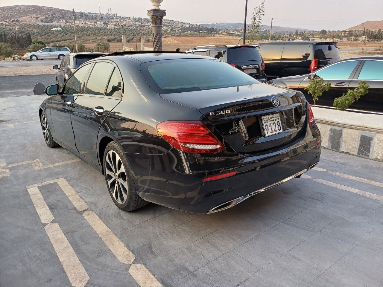 kilometrage car sale mercedes benz e class e 300 4 matic sedan used 2018 aleppo eo image