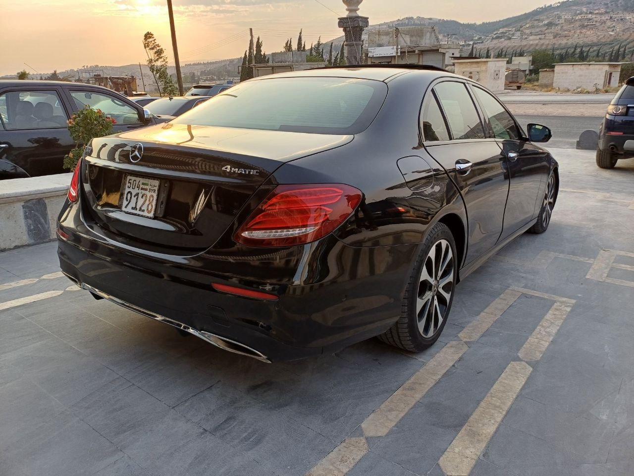 kilometrage car sale mercedes benz e class e 300 4 matic sedan used 2018 aleppo eo image