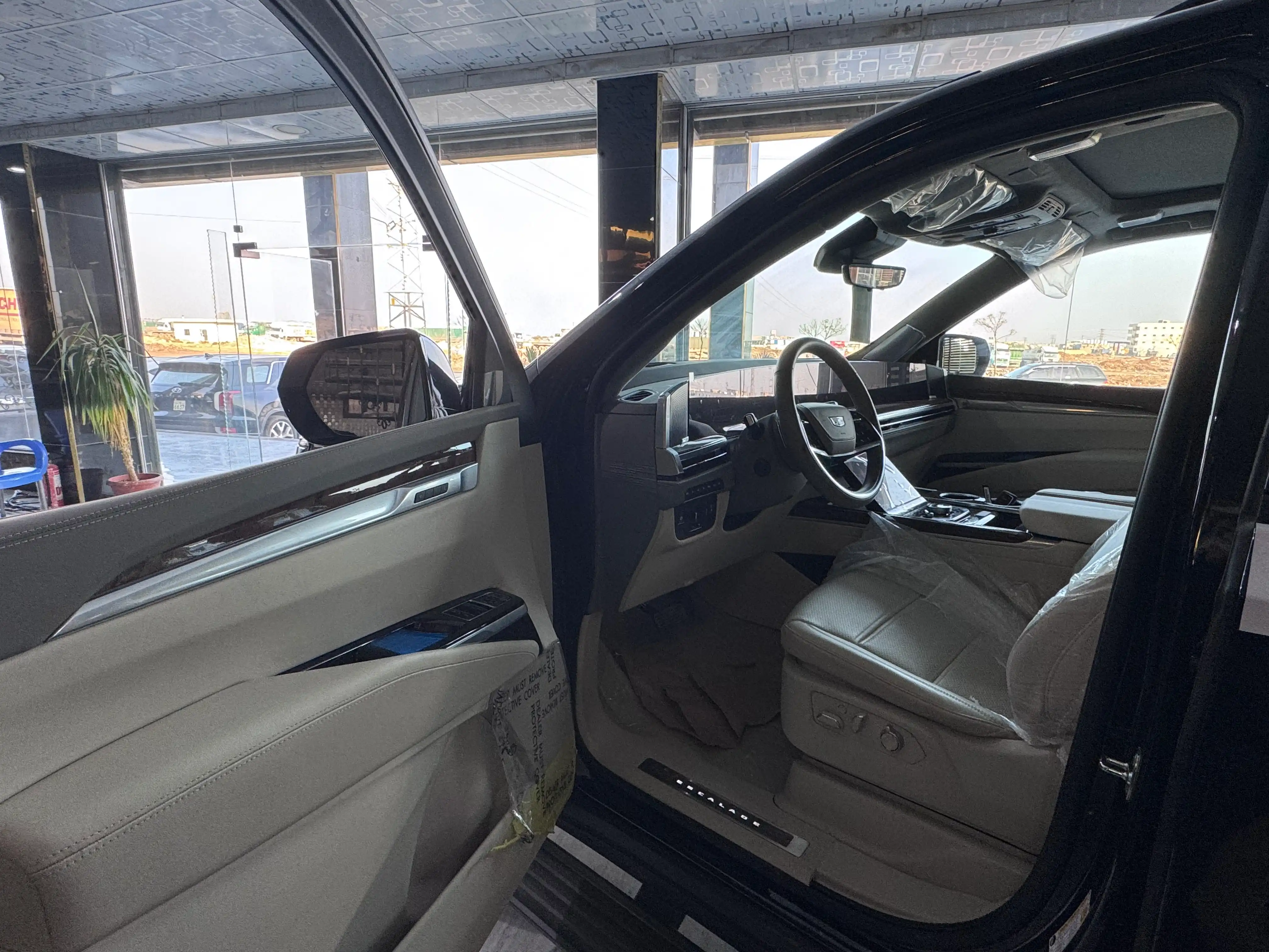 kilometrage car sale cadillac escalade sport suv new 2025 aleppo om image