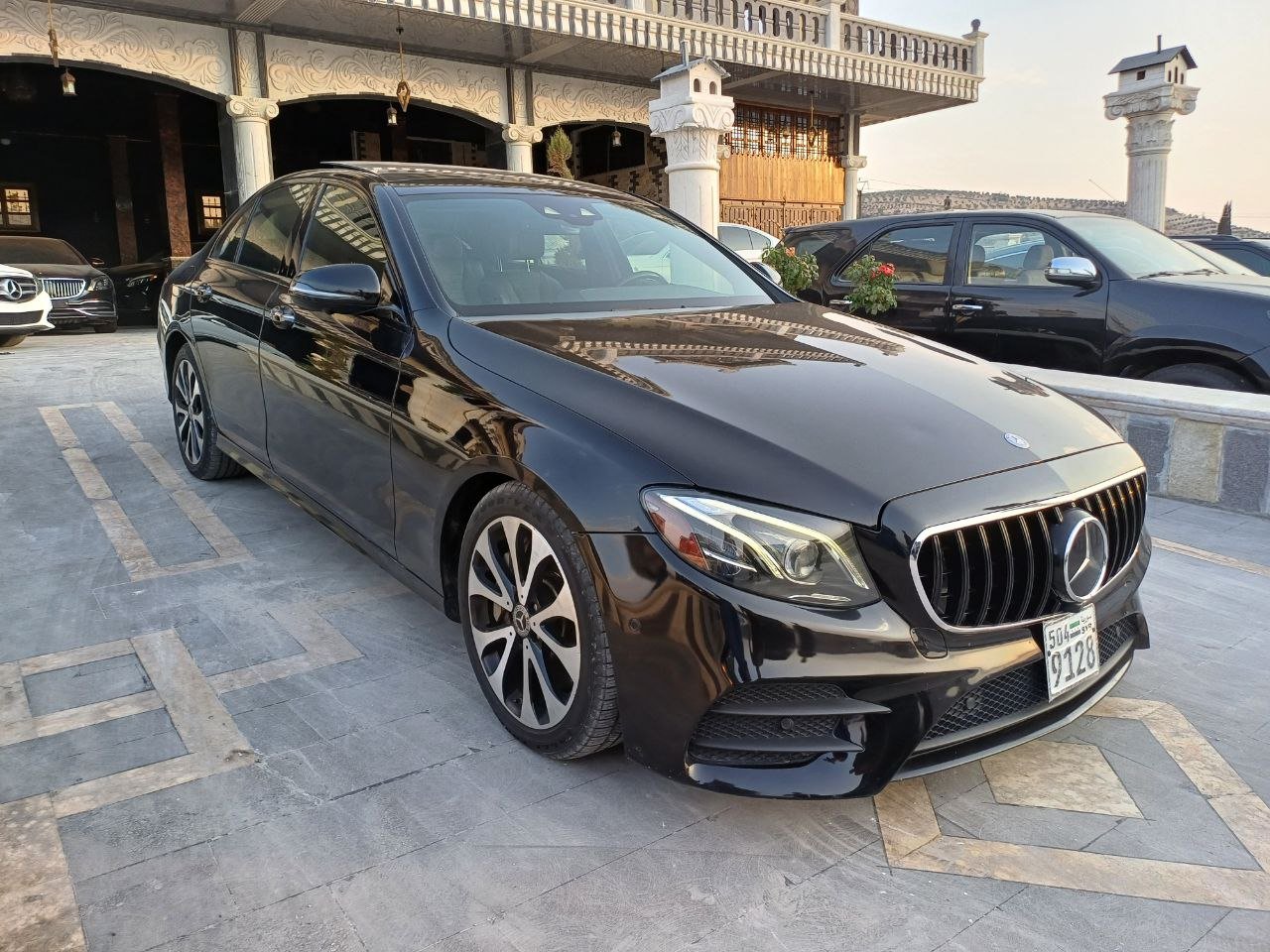 kilometrage car sale mercedes benz e class e 300 4 matic sedan used 2018 aleppo eo image