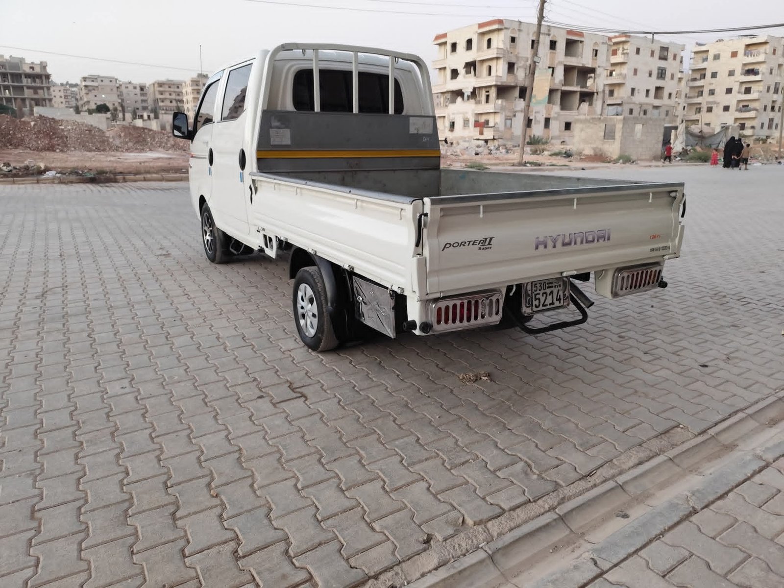 kilometrage car sale hyundai porter 2 crdi cargo truck used 2012 aleppo du image