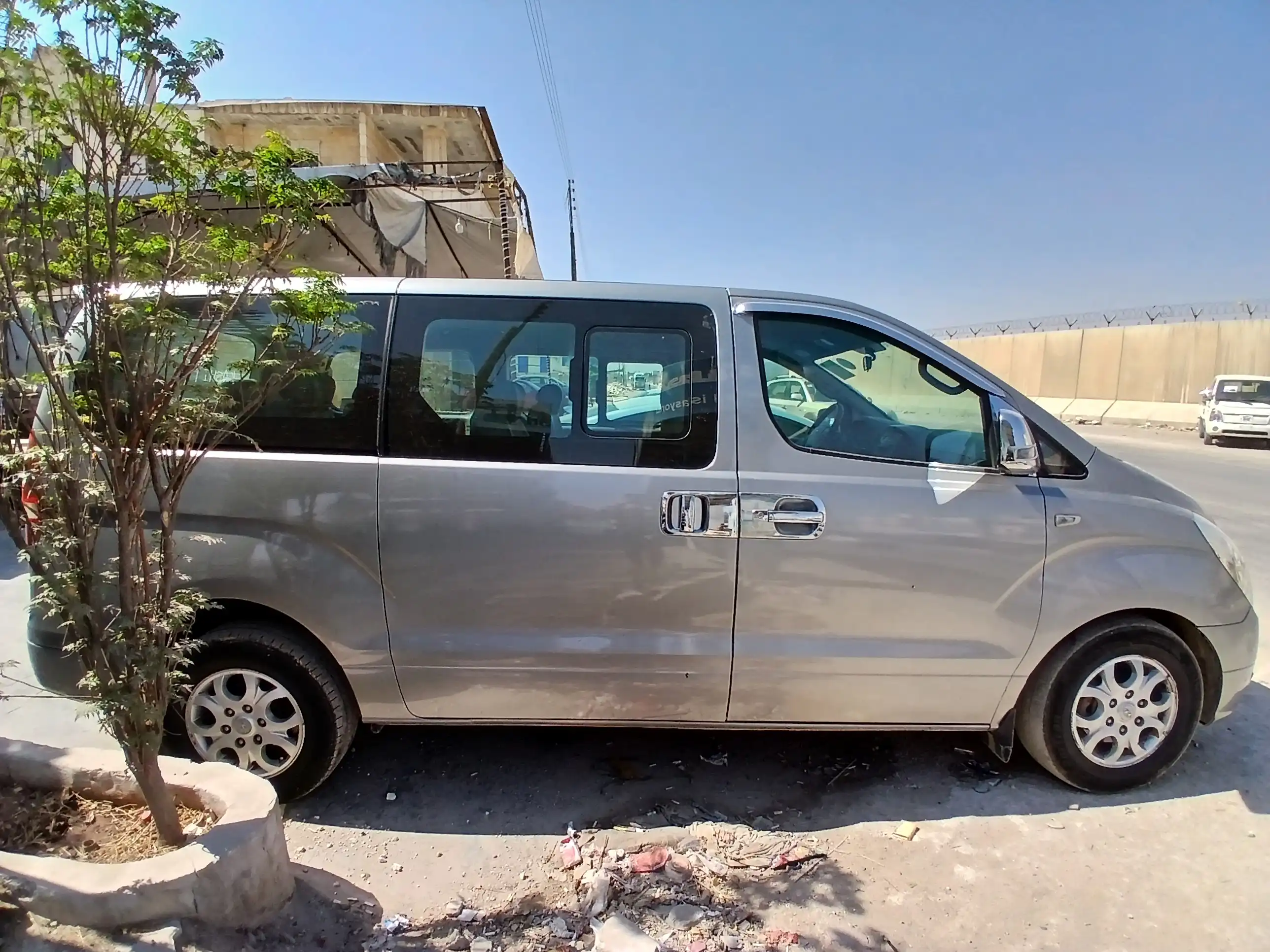 kilometrage car sale hyundai grand starex cvx van used 2011 aleppo bu image