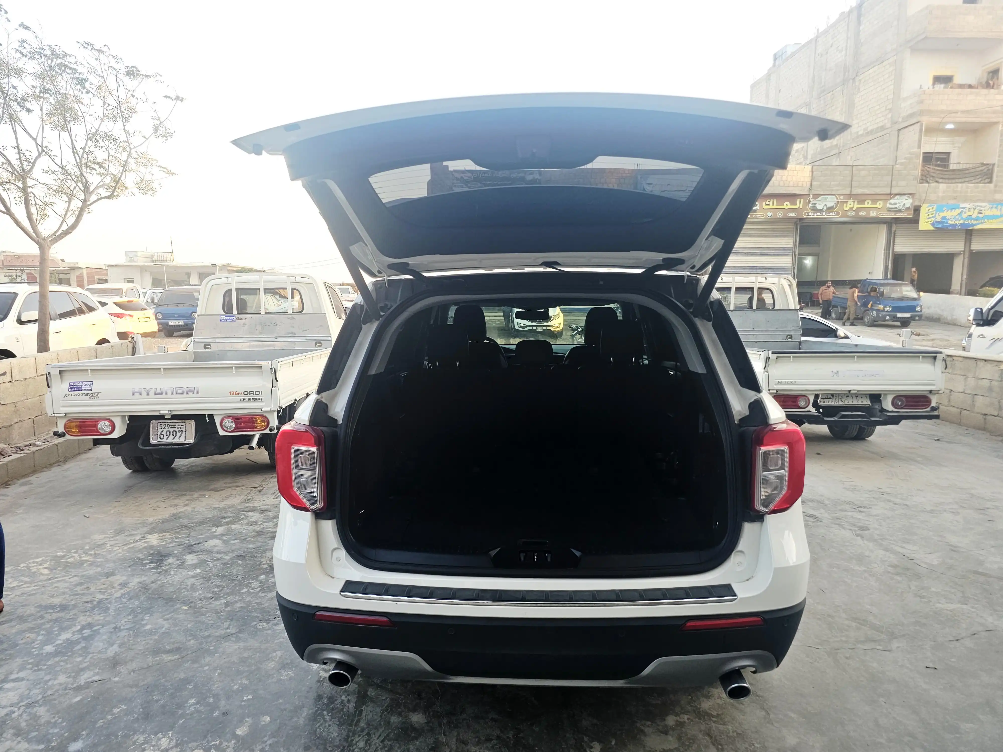 kilometrage car sale ford explorer limited suv used 2021 aleppo wm image