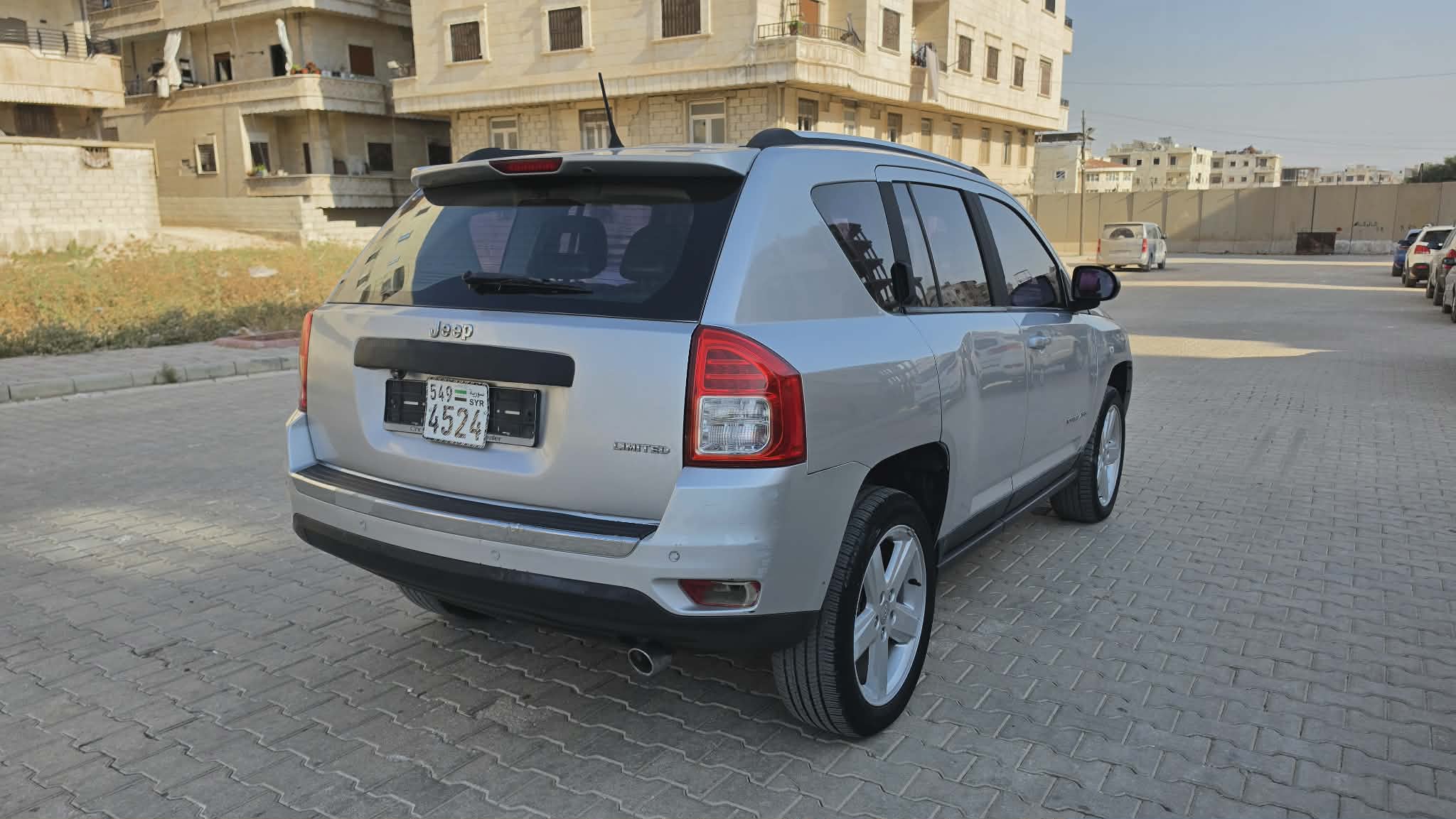 kilometrage car sale jeep grand cherokee standard suv 2011 aleppo mv image
