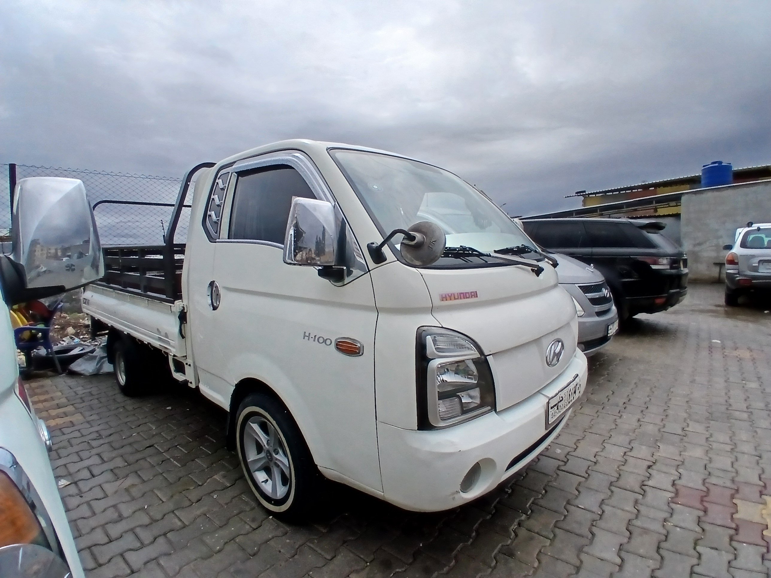 kilometrage car sale hyundai porter ii 2 crdi cargo truck used 2010 aleppo vt image